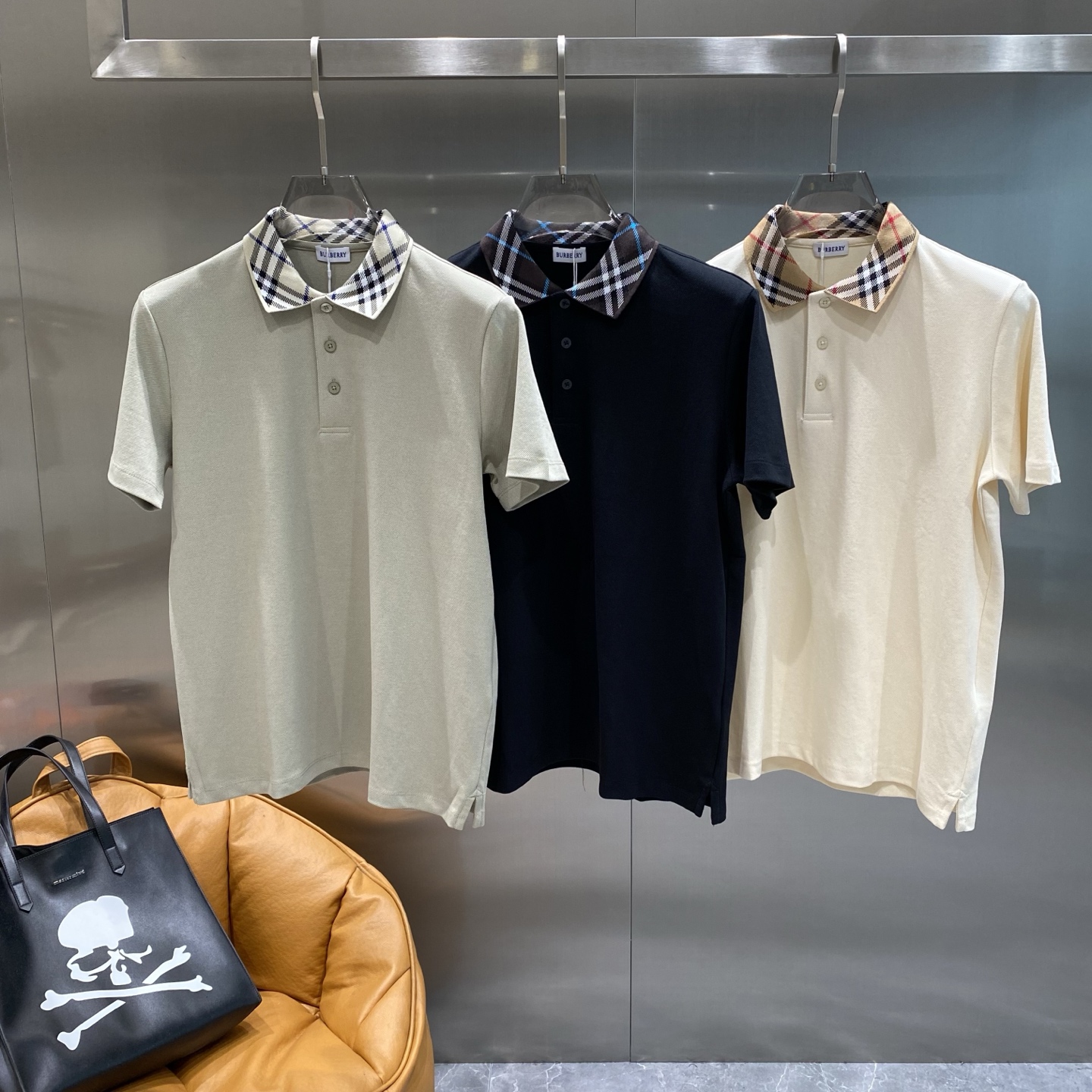 Burberry Men's Short Sleeve Polo Shirt Classic Collar Design, Casual Business 2 i1751111589147 2088 0 0