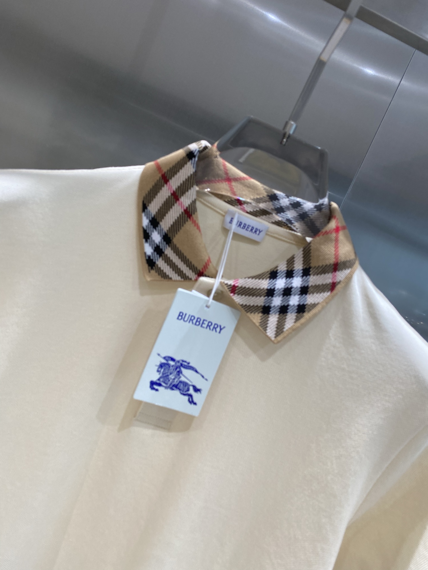 Burberry Men's Short Sleeve Polo Shirt Classic Collar Design, Casual Business 4 i1751111605923 5284 0 2