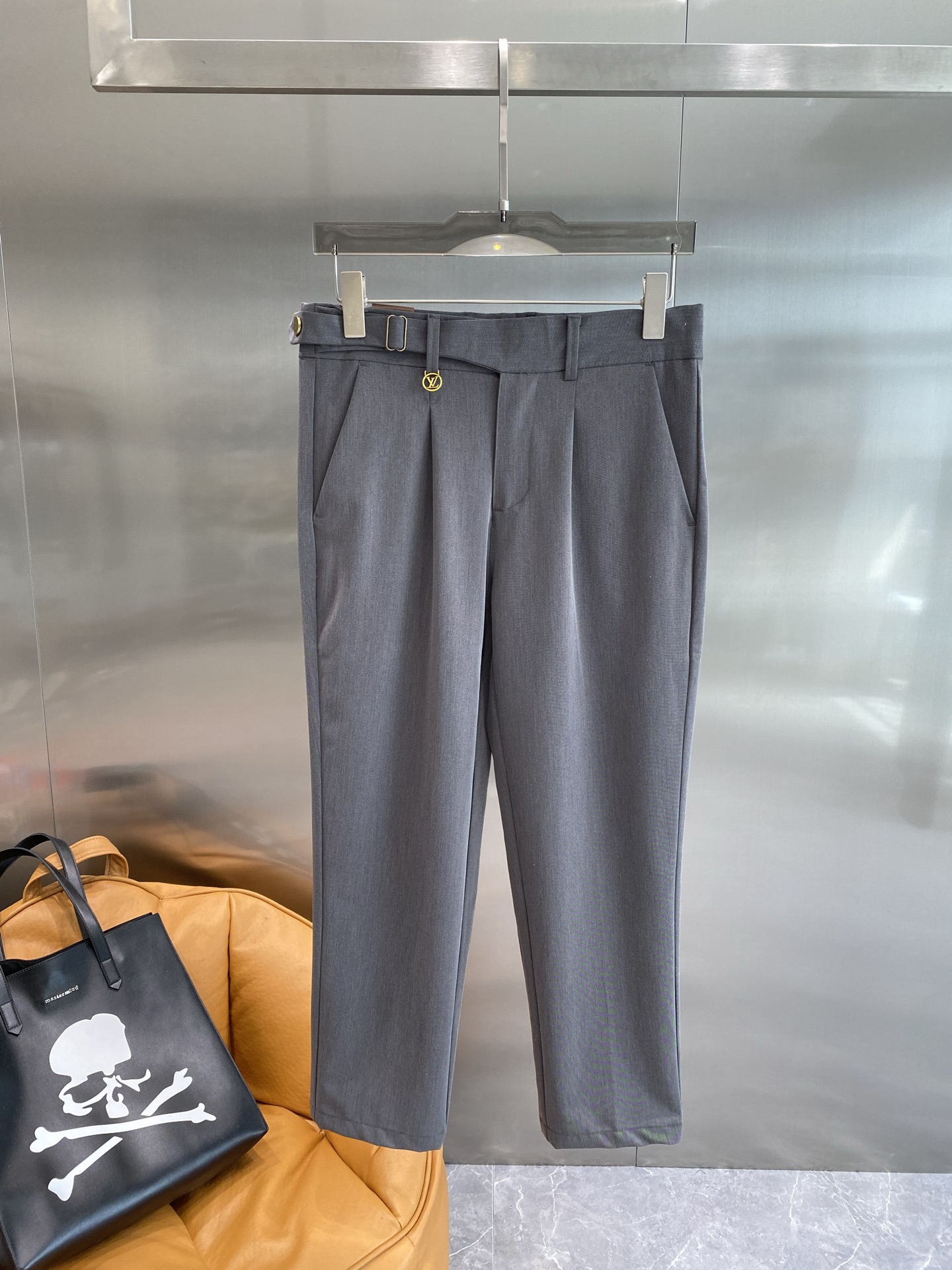 Louis Vuitton 2025 Spring/Summer Custom Fabric Casual Pants 3 i1751111753933 6021 0 1
