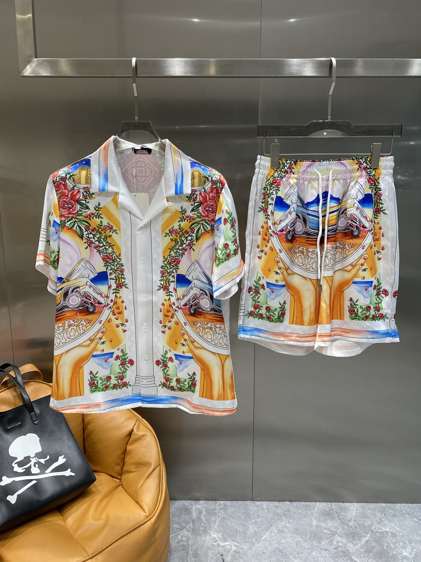 NO:439716,'Donkey Family' Casual pajamas set High-order silk silk fabric upgrade process upgrade Home clothing High-order Russian silk fabric skin-friendly and comfortable Home essentials Do not machine wash silk products, recommended to hand wash or wash bag code M-3XL the next day, louis vuitton, louis vuitton, real silk, alexander wang19860909《驴家》 休闲睡衣套装 高订天绸丝面料升级工艺升级 家居服 高定俄罗丝面料亲肤轻柔舒适 家居必备 真丝产品切勿机洗,建议 手洗或者洗衣袋洗 码数M-3XL隔天,,louis vuitton,louis vuitton,real silk,alexander wang,Men's clothing