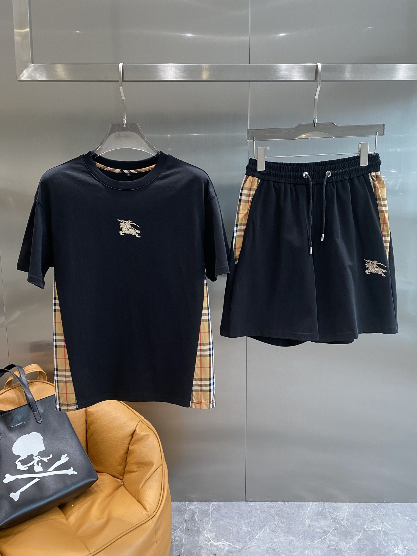 “High-end Custom Cotton Shorts for Spring/Summer 2025: The New Peaks” - 图片 1