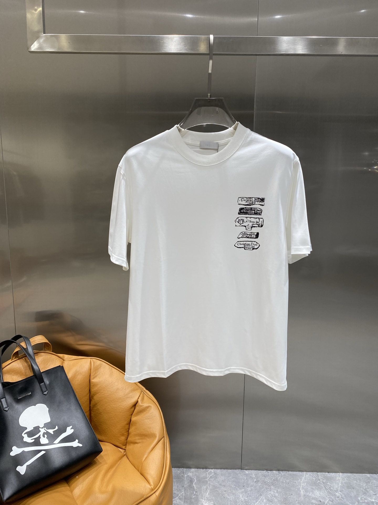 Dior 2025 Spring/Summer White Cotton T-Shirt with Graphic Print 2 i1752841457546 3028 0 1