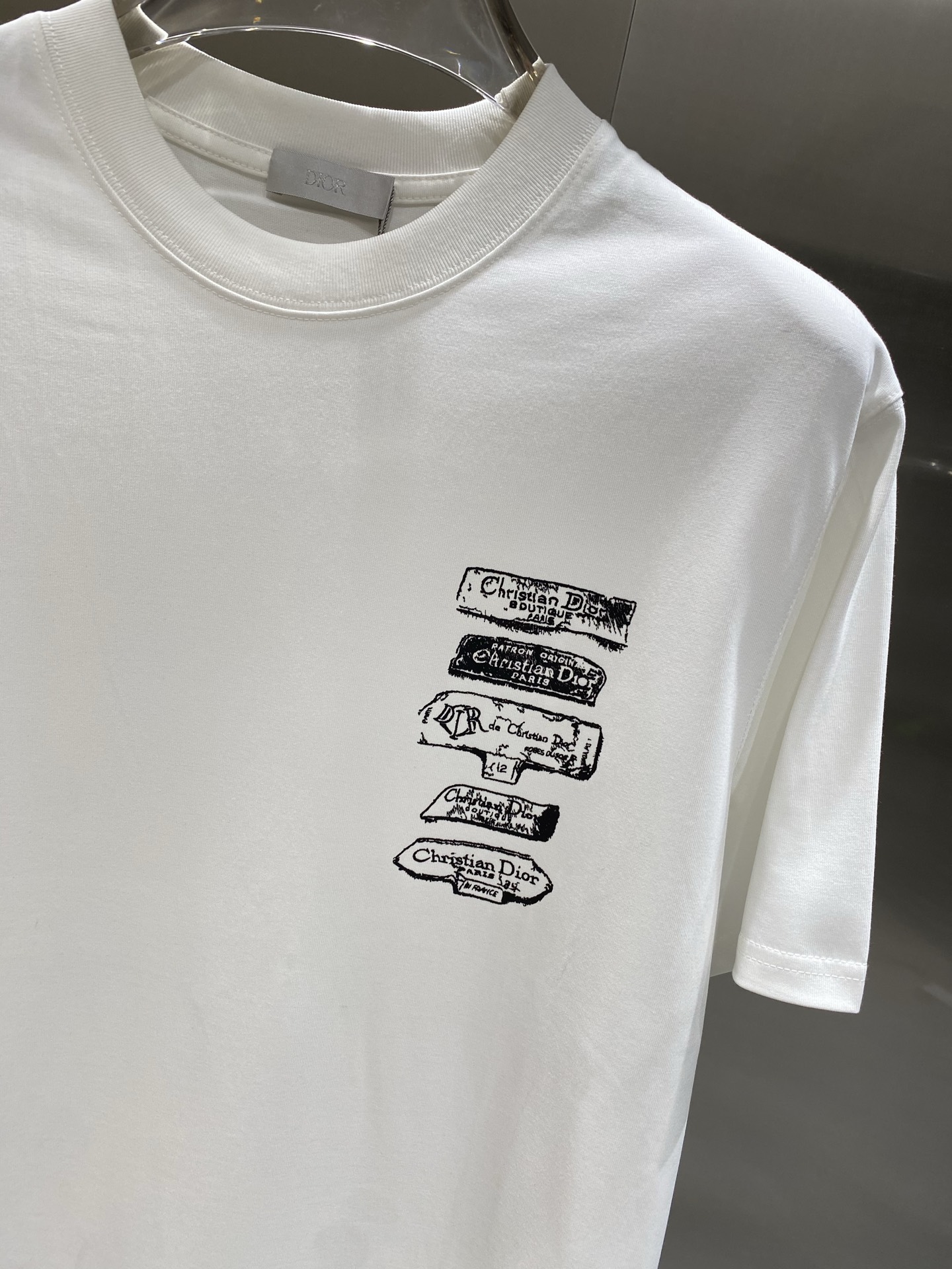 Dior 2025 Spring/Summer White Cotton T-Shirt with Graphic Print 4 i1752841466291 4387 0 3