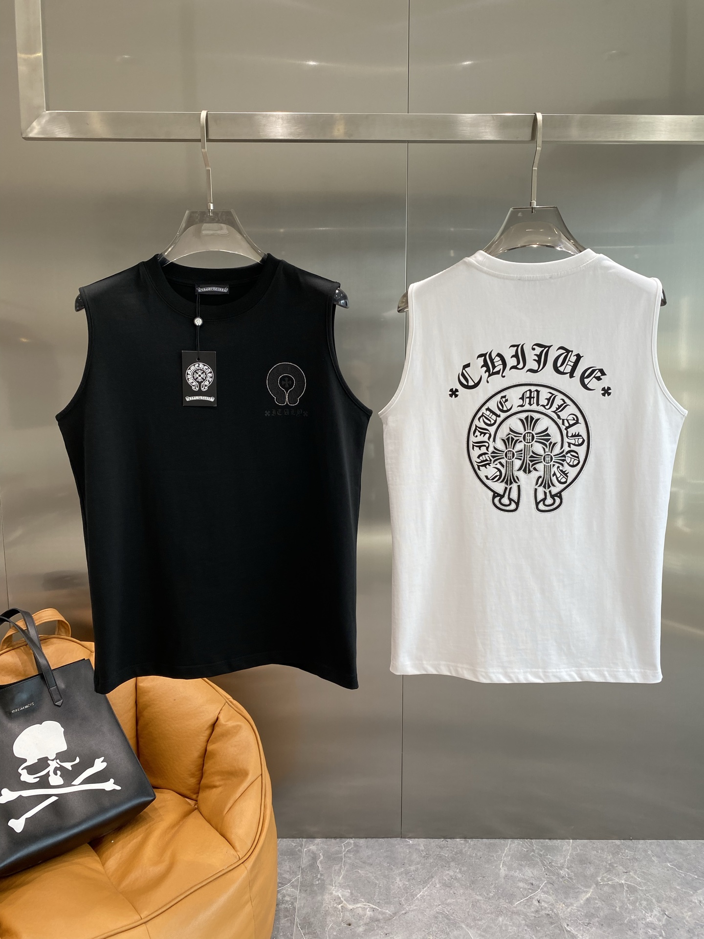 NO:500590,'Kejia' 2025 summer short-sleeved vest is made of high-quality cotton fabric, which is skin-friendly and comfortable!  Perfect style!  A versatile style!  The logo design is unique, with the upper body effect full of trendy and vitality!  S-XL the next day, T-shirt, alexander wang19860909《克家》 2025夏季短袖背心采用优质棉质面料,亲肤舒适！版型完美！百搭款！logo设计别具一格,上身效果潮流时尚活力满满！码数S-XL隔天,,T-shirt,alexander wang,Men's clothing