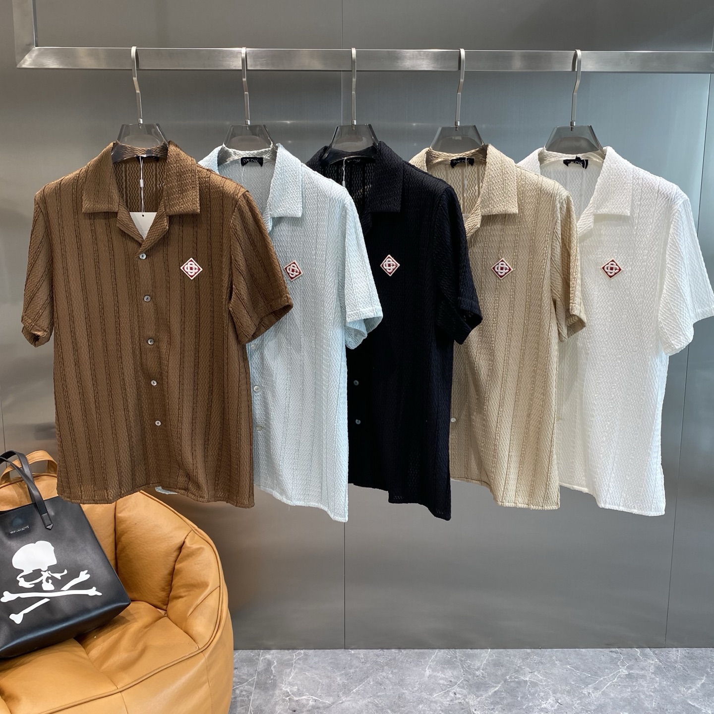 NO:465725,'Donkey Family' Casual shirt high-order fabric upgrade process upgrade Home clothing High-order Russian silk fabric skin friendly and comfortable Home essentials M-3XL the next day, louis vuitton,louis vuitton,shirts,alexander wang19860909《驴家》 休闲衬衫高订面料升级工艺升级 家居服 高定俄罗丝面料亲肤轻柔舒适 家居必备 码数M-3XL隔天,,louis vuitton,louis vuitton,shirts,alexander wang,Men's clothing