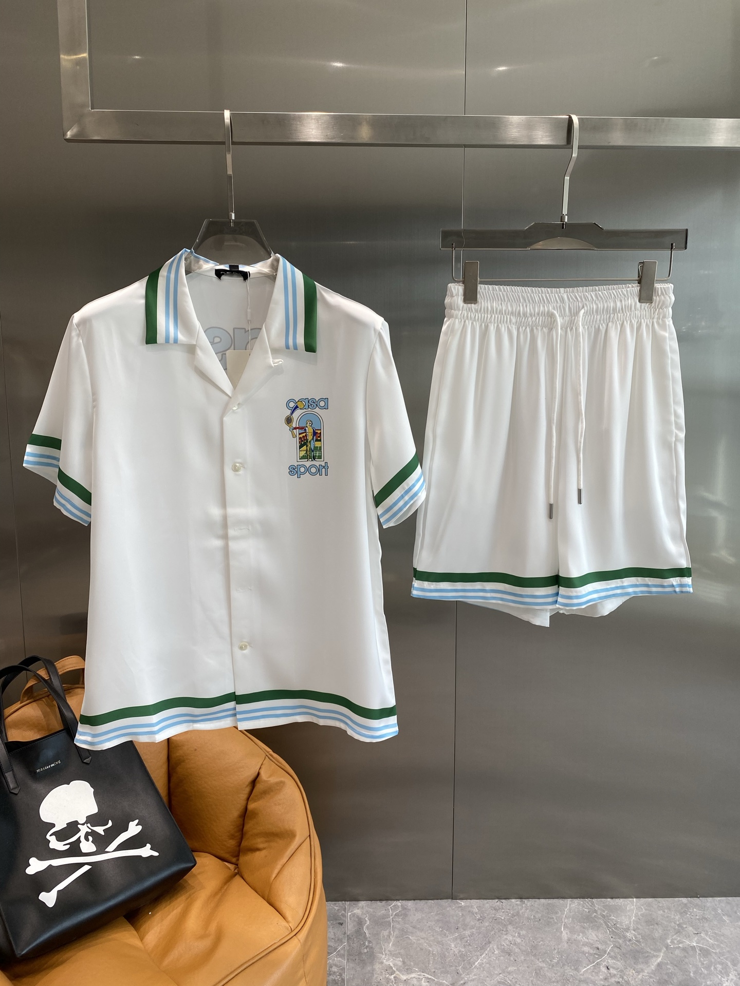 NO:500624,'CaSa Home' Casual pajamas set High-order silk silk fabric upgrade process upgrade Home clothing High-order Russian silk fabric skin-friendly and comfortable Home essentials Do not machine wash silk products, recommended to hand wash or wash bag number M-3XL the next day, real silk, alexander wang19860909《CaSa家》 休闲睡衣套装 高订天绸丝面料升级工艺升级 家居服 高定俄罗丝面料亲肤轻柔舒适 家居必备 真丝产品切勿机洗,建议 手洗或者洗衣袋洗 码数M-3XL隔天,,real silk,alexander wang,Men's clothing