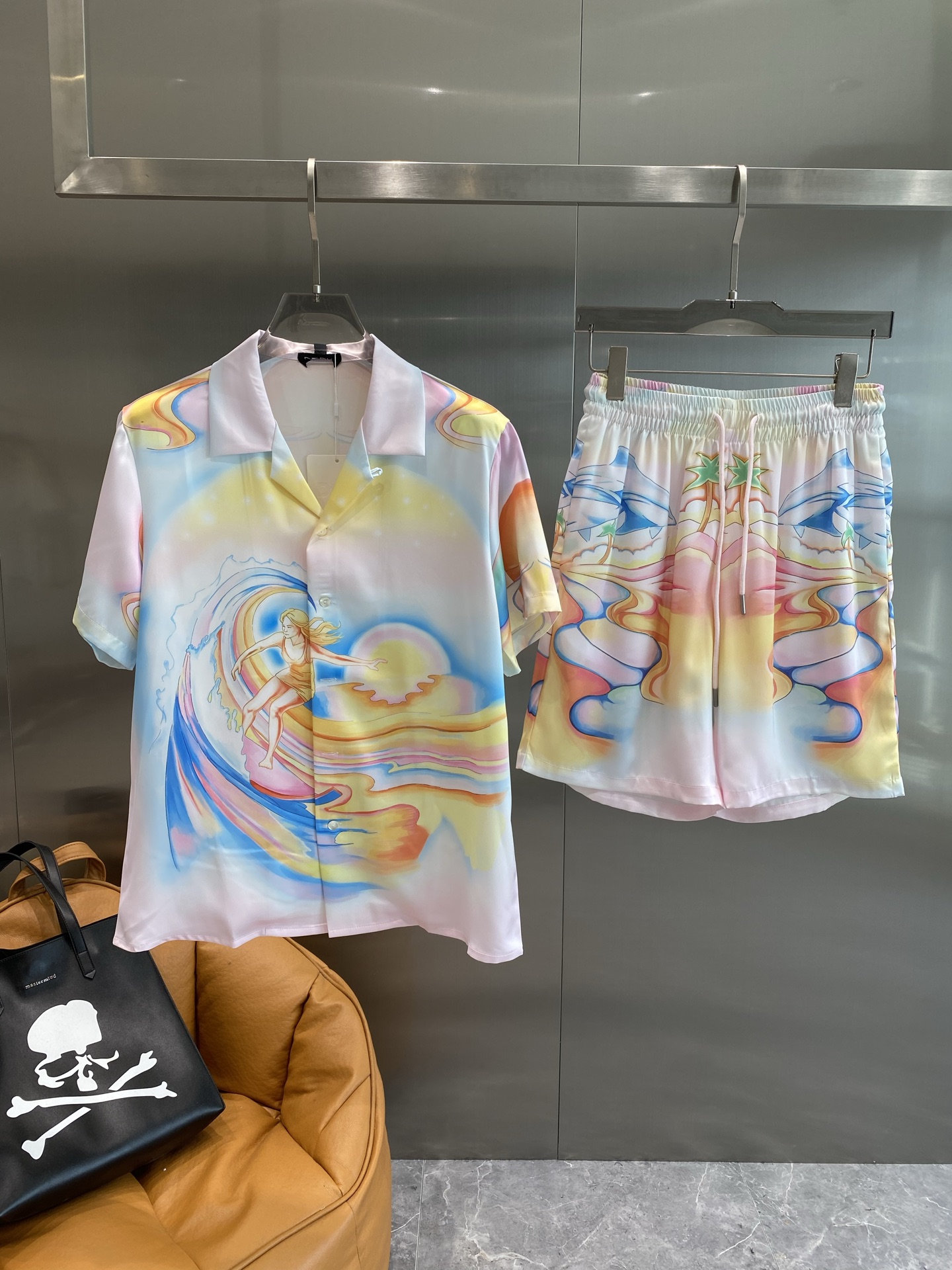 NO:500616,'DG Home' Casual pajamas set High-order silk silk fabric upgrade process upgrade Home clothing High-order Russian silk fabric skin-friendly and comfortable Home essentials Do not machine wash silk products, recommended to hand wash or wash bag number M-3XL the next day, gucci, real silk, alexander wang19860909《DG家》 休闲睡衣套装 高订天绸丝面料升级工艺升级 家居服 高定俄罗丝面料亲肤轻柔舒适 家居必备 真丝产品切勿机洗,建议 手洗或者洗衣袋洗 码数M-3XL隔天,,gucci,real silk,alexander wang,Men's clothing