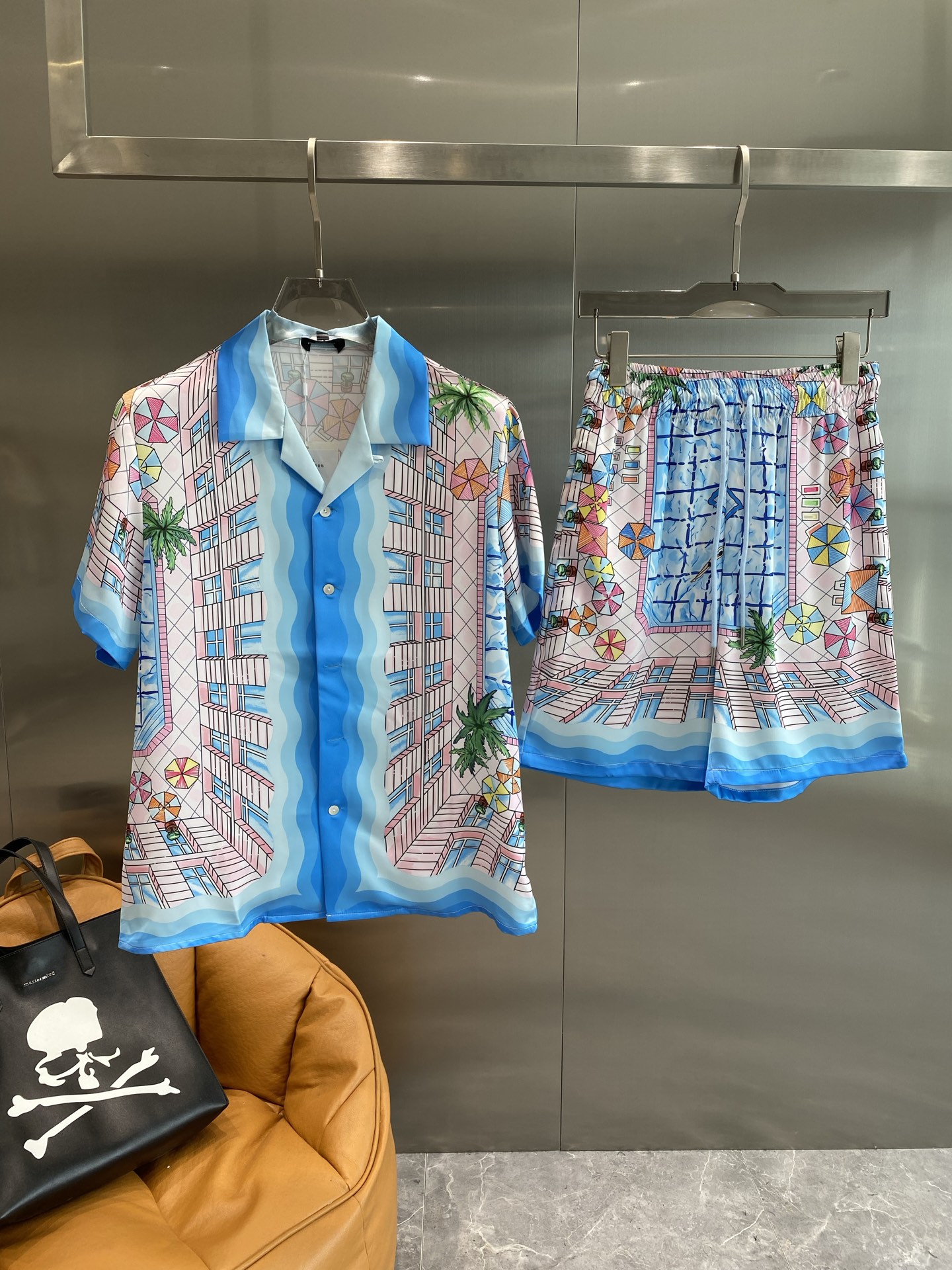 NO:474263,'Donkey Family' Casual pajamas set High-order silk silk fabric upgrade process upgrade Home clothing High-order Russian silk fabric skin-friendly and comfortable Home essentials Do not machine wash silk products, recommended to hand wash or wash bag code M-3XL the next day, louis vuitton, louis vuitton, real silk, alexander wang19860909《驴家》 休闲睡衣套装 高订天绸丝面料升级工艺升级 家居服 高定俄罗丝面料亲肤轻柔舒适 家居必备 真丝产品切勿机洗,建议 手洗或者洗衣袋洗 码数M-3XL隔天,,louis vuitton,louis vuitton,real silk,alexander wang,Men's clothing