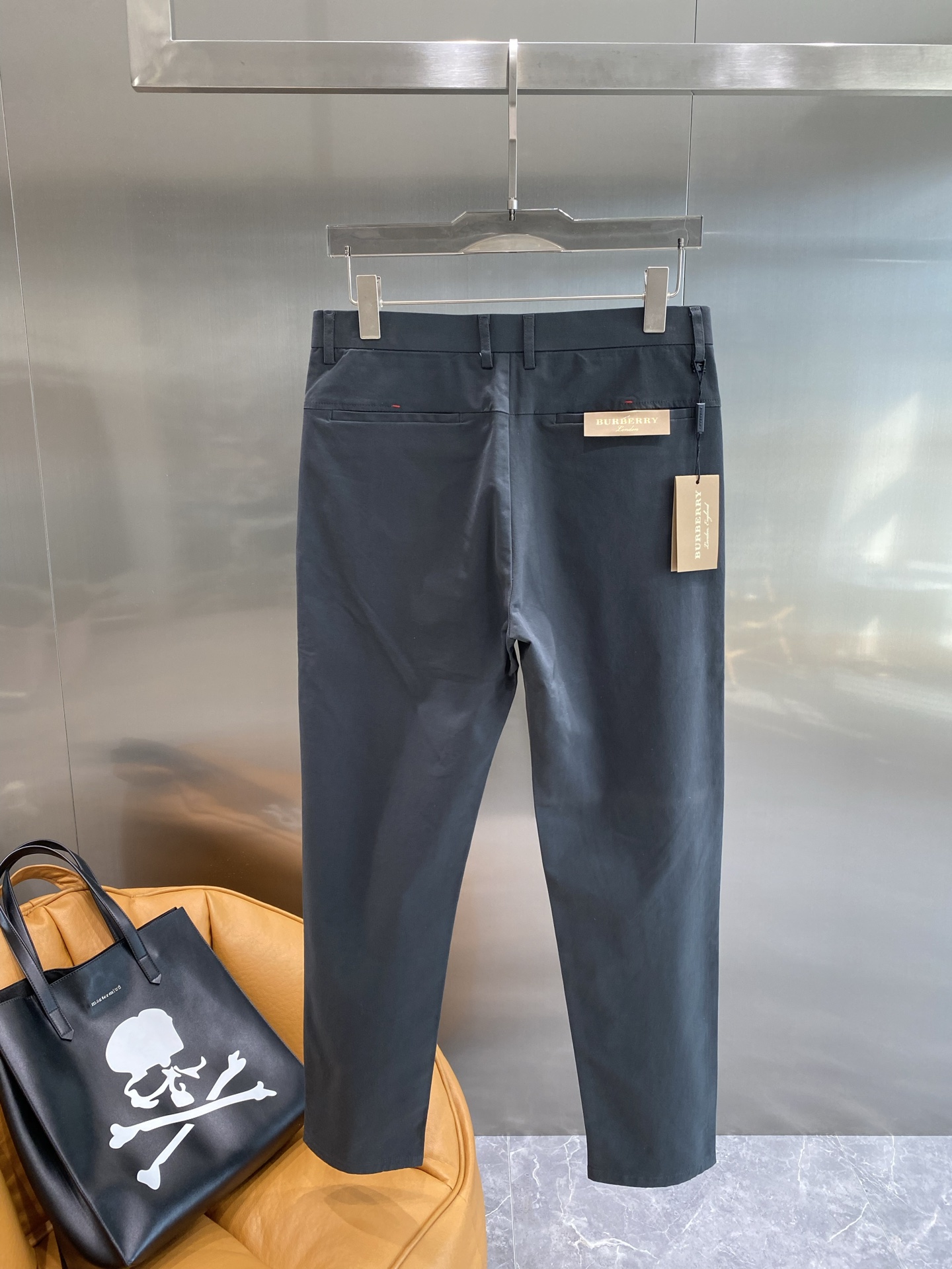 “New Peaks: 205 Shorts, Trophies Design, Fabric Customization, Exemption from Inspection” - 图片 7