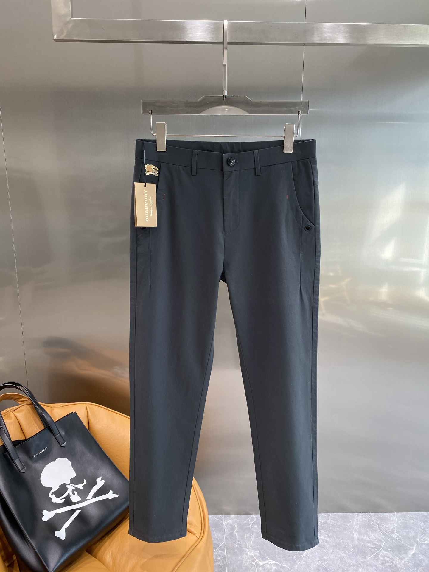 “New Peaks: 205 Shorts, Trophies Design, Fabric Customization, Exemption from Inspection” - 图片 2