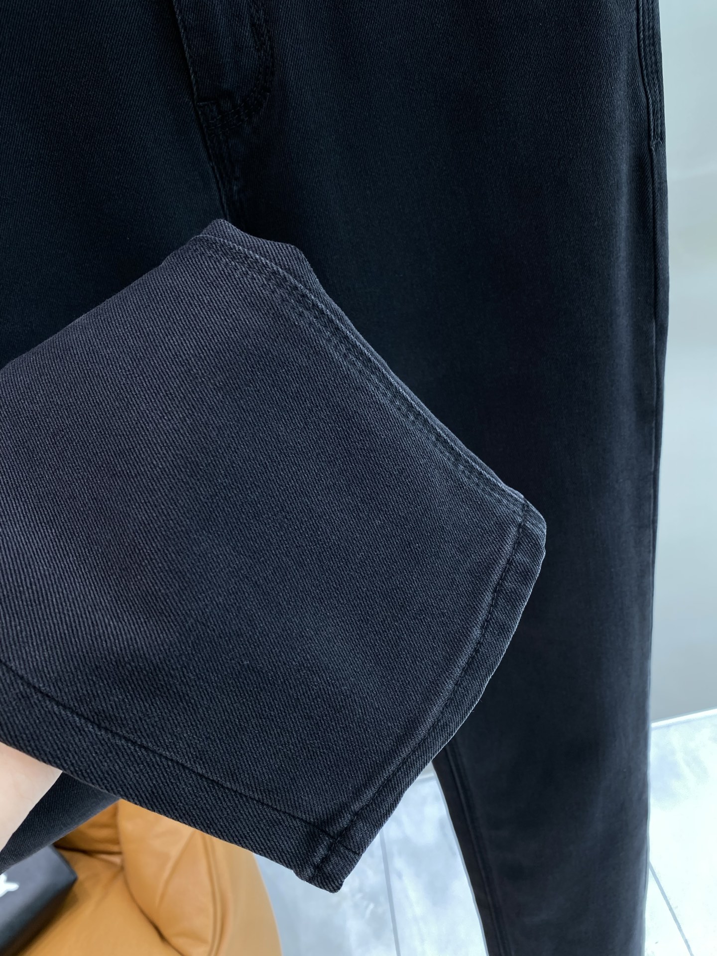 《𝙉𝙚𝙬🖤❤️普家》 26ss秋季牛仔 超级有范儿的一款牛仔裤，定制原版水洗牛仔面料，独特设计，顶级工艺字母图案logo