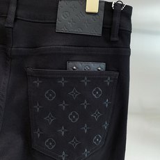 《𝙉𝙚𝙬🖤❤️驴家》 26ss秋季牛仔 超级有范儿的一款牛仔裤,定制原版水洗牛仔面料,独特设计,顶级工艺字母图案logo 《𝙉𝙚𝙬🖤❤️驴家》 26ss秋季牛仔 超级有范儿的一款牛仔裤,定制原版水洗牛仔面料,独特设计,顶级工艺字母图案logo