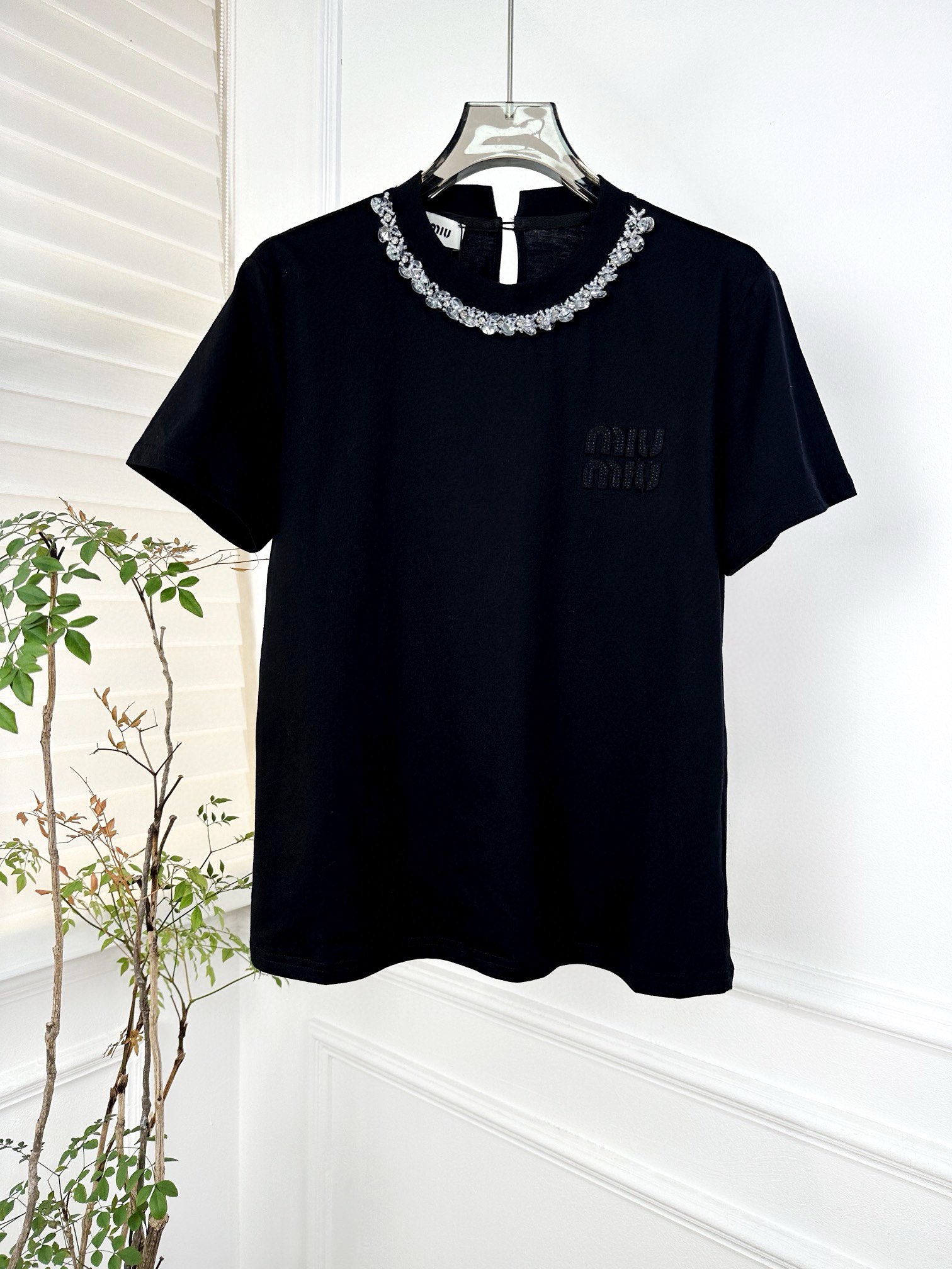 MiuMiu Clothing T-Shirt High Quality 1:1 Replica
 Black White Embroidery Spring Collection Short Sleeve SML838170