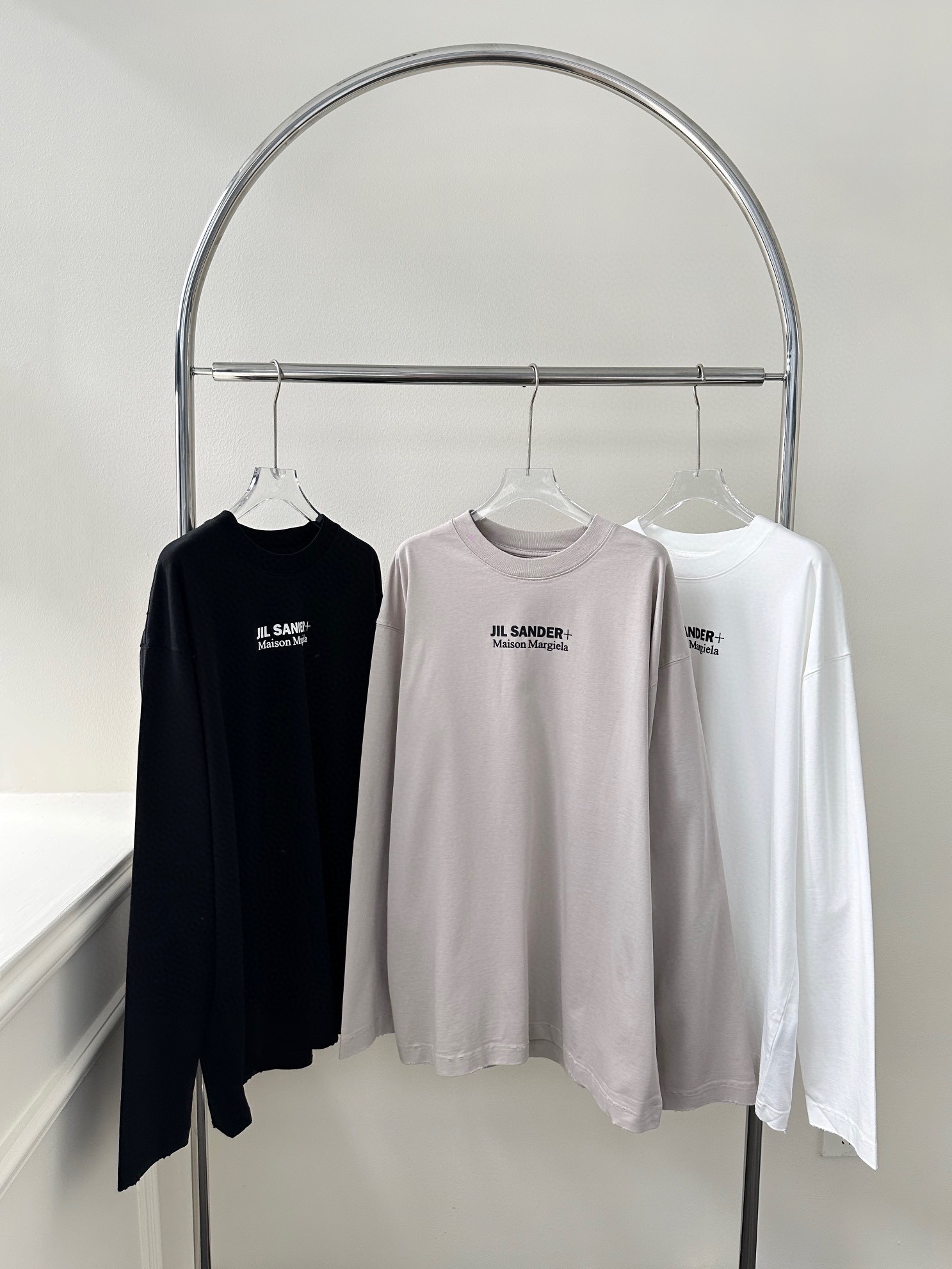 High-Quality Female Suit with Exclusive Design for Early Autumn Fashionistas