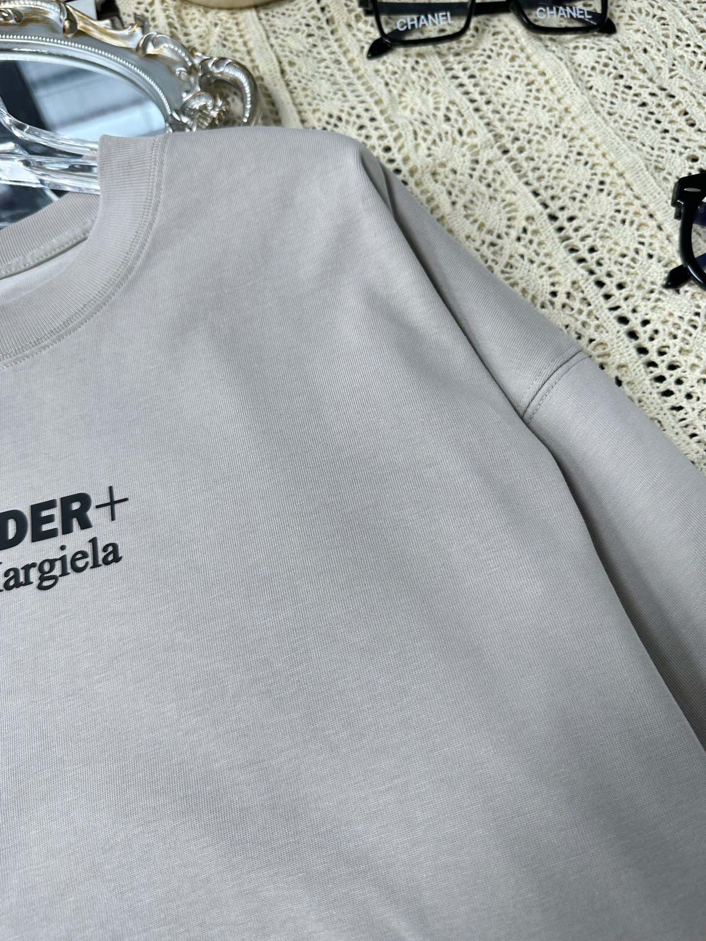 High-End Quality Female Suit with Exclusive Logo Letter Design for Early Autumn Fashion - 图片 4