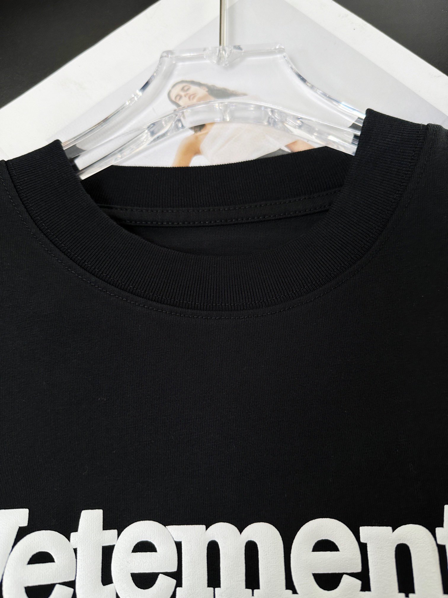 High Quality Women’s Clothes: Long-Sleeve T-shirt with Exclusive Logo Letters, Loose Fit, High-Quality Fabric - 图片 3