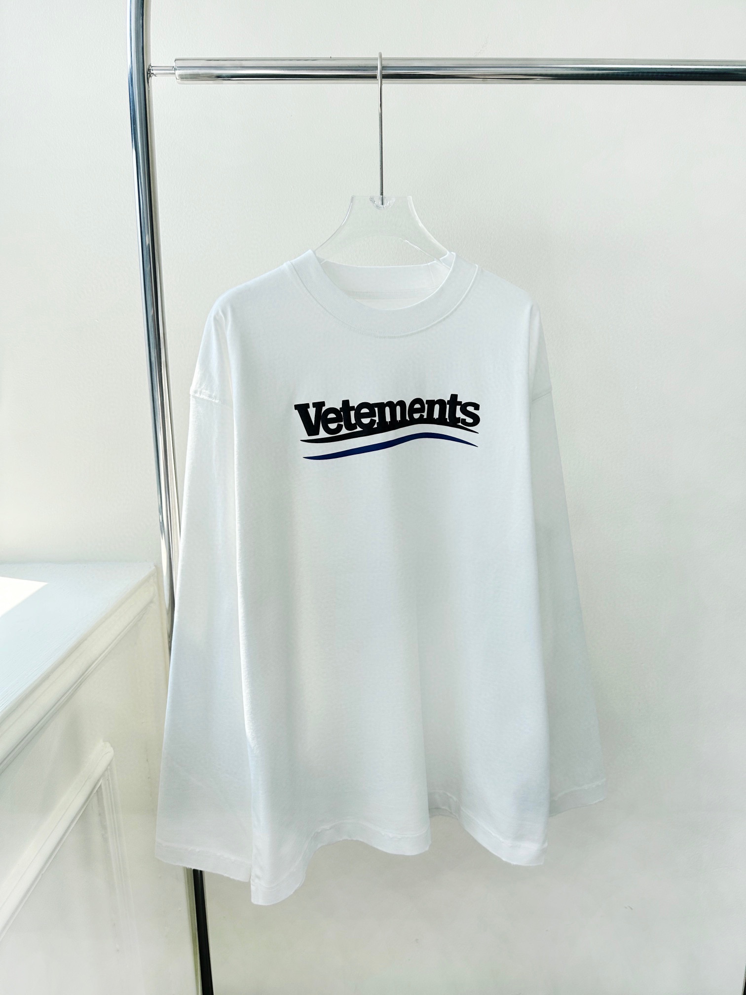 High-Quality Women’s Clothes: Long-Sleeve T-Shirt with Exclusive Logo Letters in Early Autumn - 图片 2