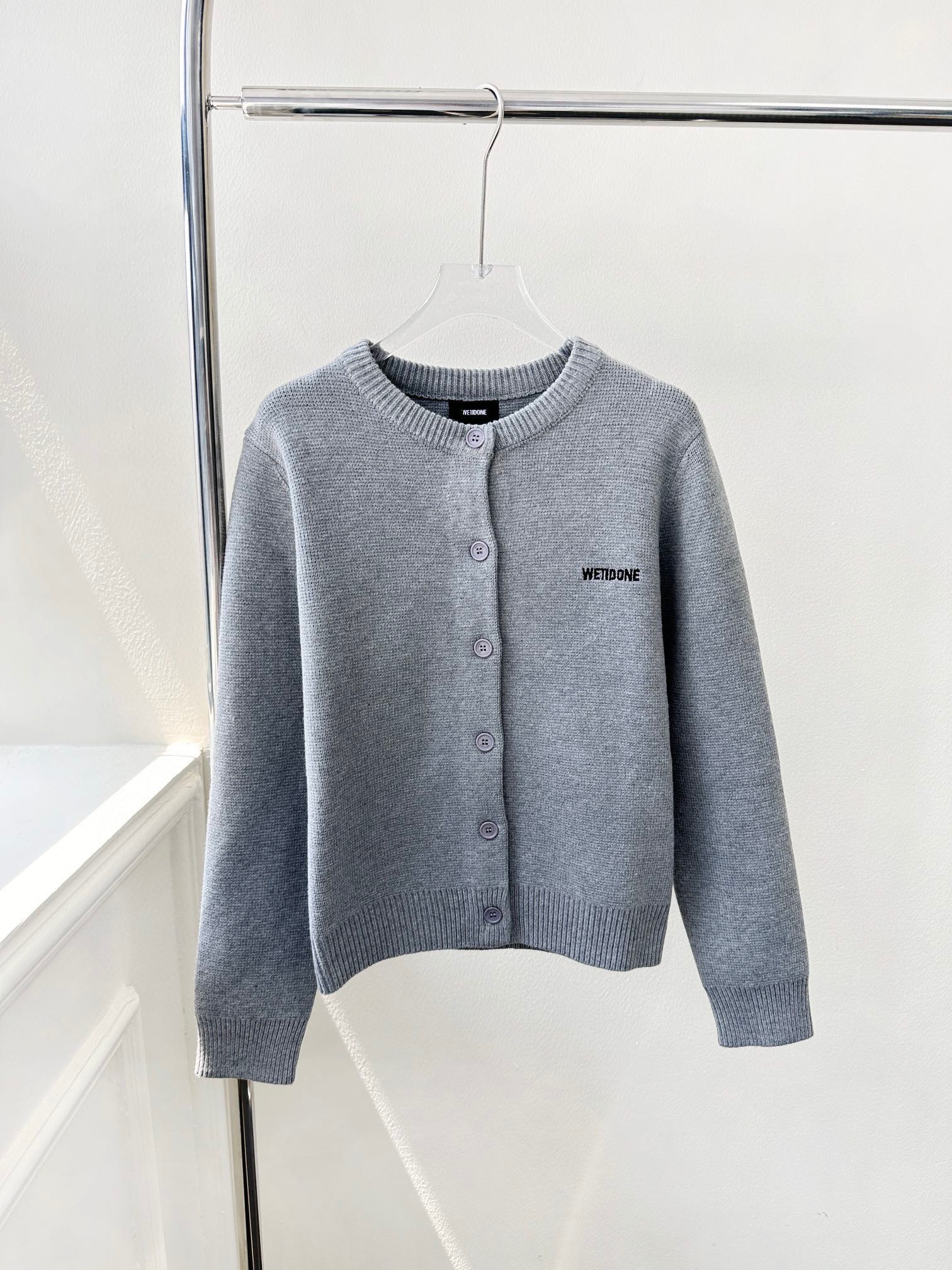 “High-end Women’s Suit: Embroidered Wool, Loose Style, Classic – Early Autumn Collection” - 图片 2