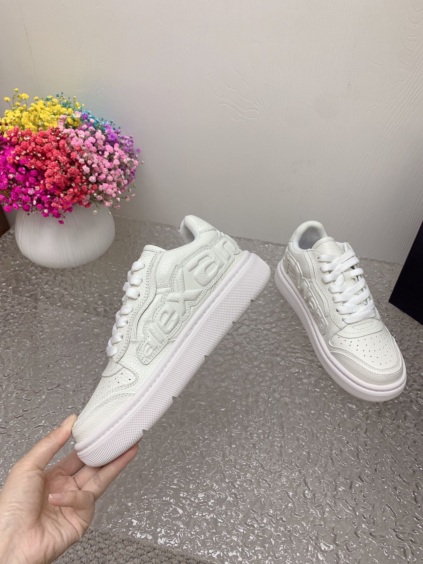 Alexander Wang’s Stylish and Comfortable Sneakers for Men and Women - 图片 6
