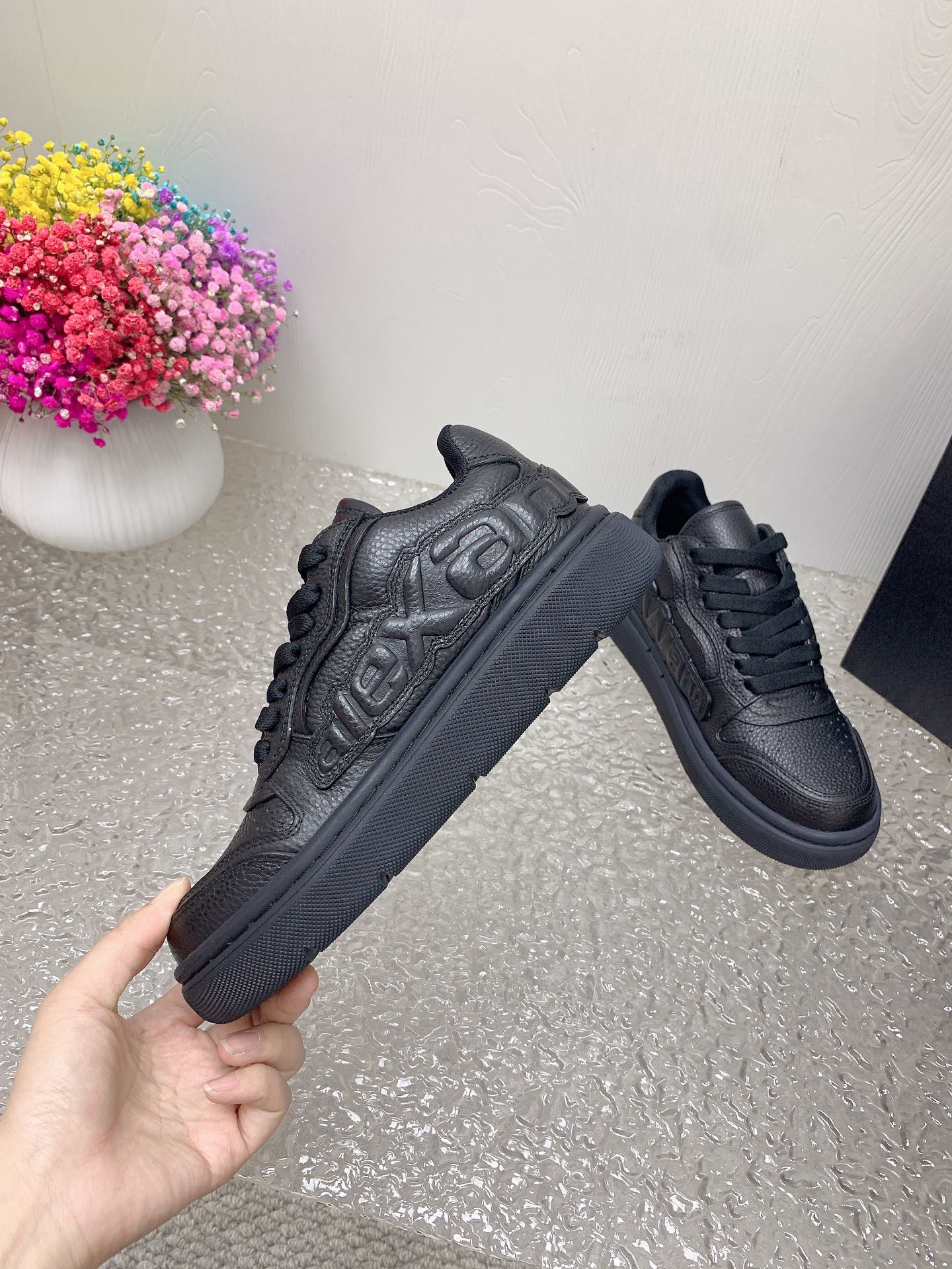 Alexander Wang Sneakers: Comfy and Stylish Unisex Footwear in Creamed Tweeds - 图片 6