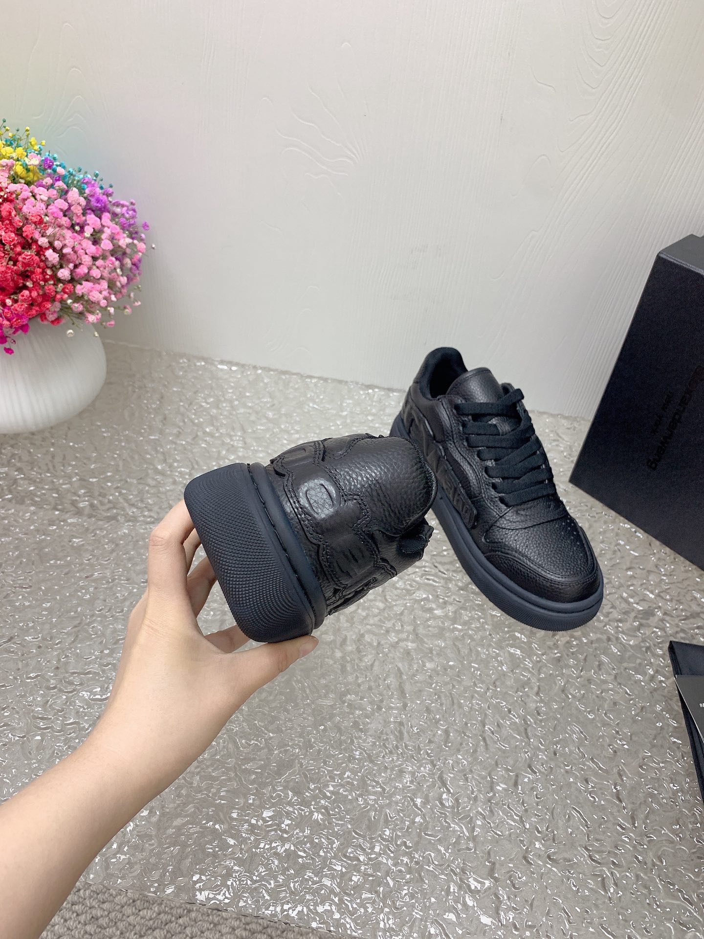 Alexander Wang Sneakers: Comfy and Stylish Unisex Footwear in Creamed Tweeds - 图片 5