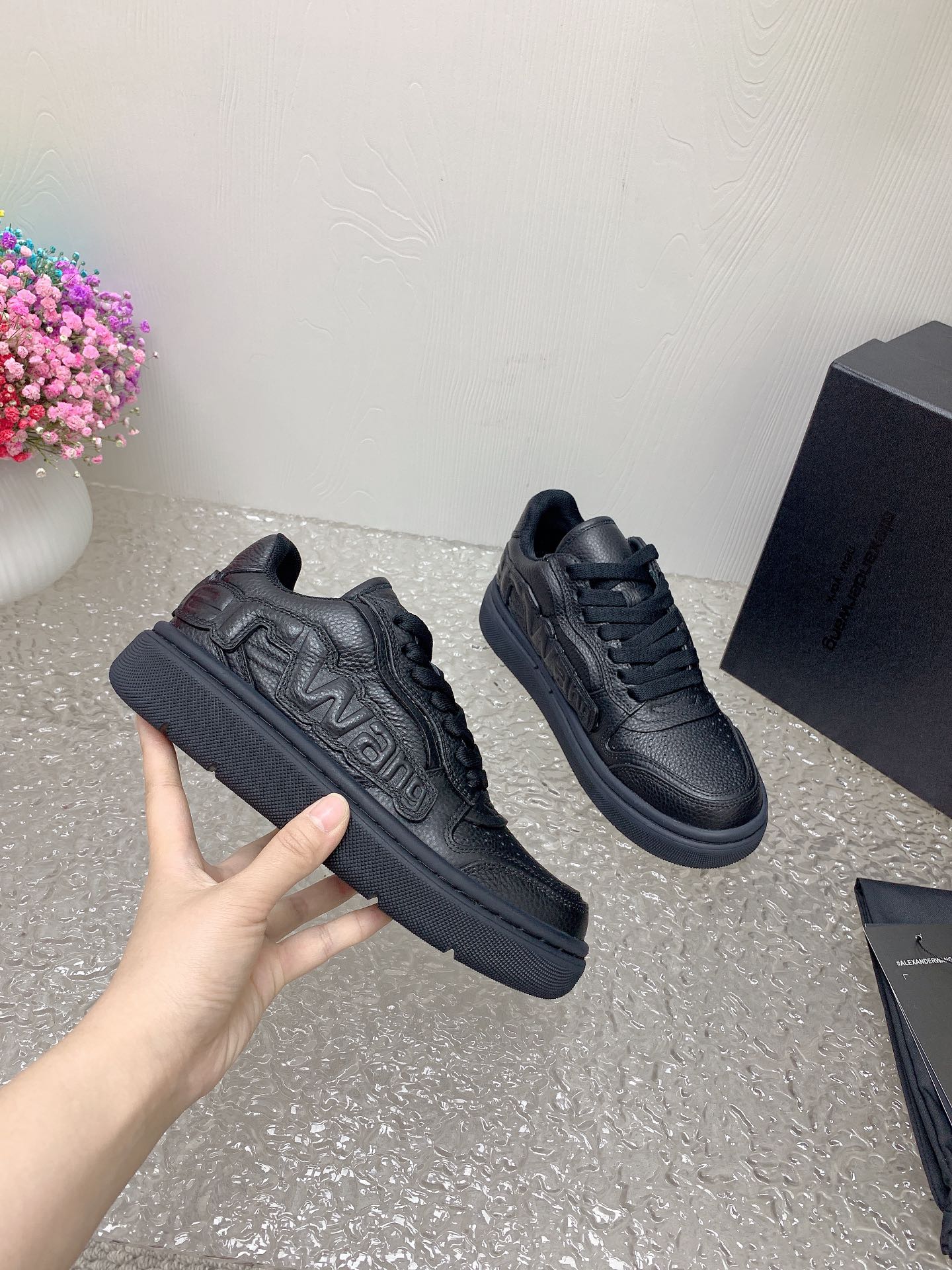 Alexander Wang Sneakers: Comfy and Stylish Unisex Footwear in Creamed Tweeds - 图片 4