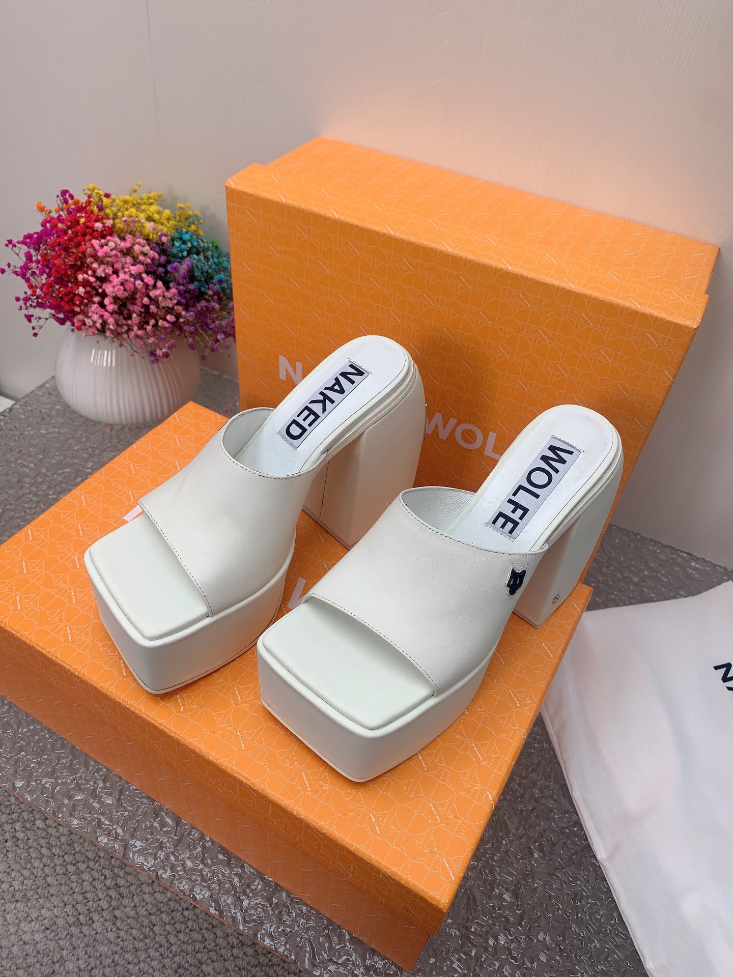 Nakedwolfe Luxury Shoe: London Brand with Bold Design and Wolf Heads - 图片 4