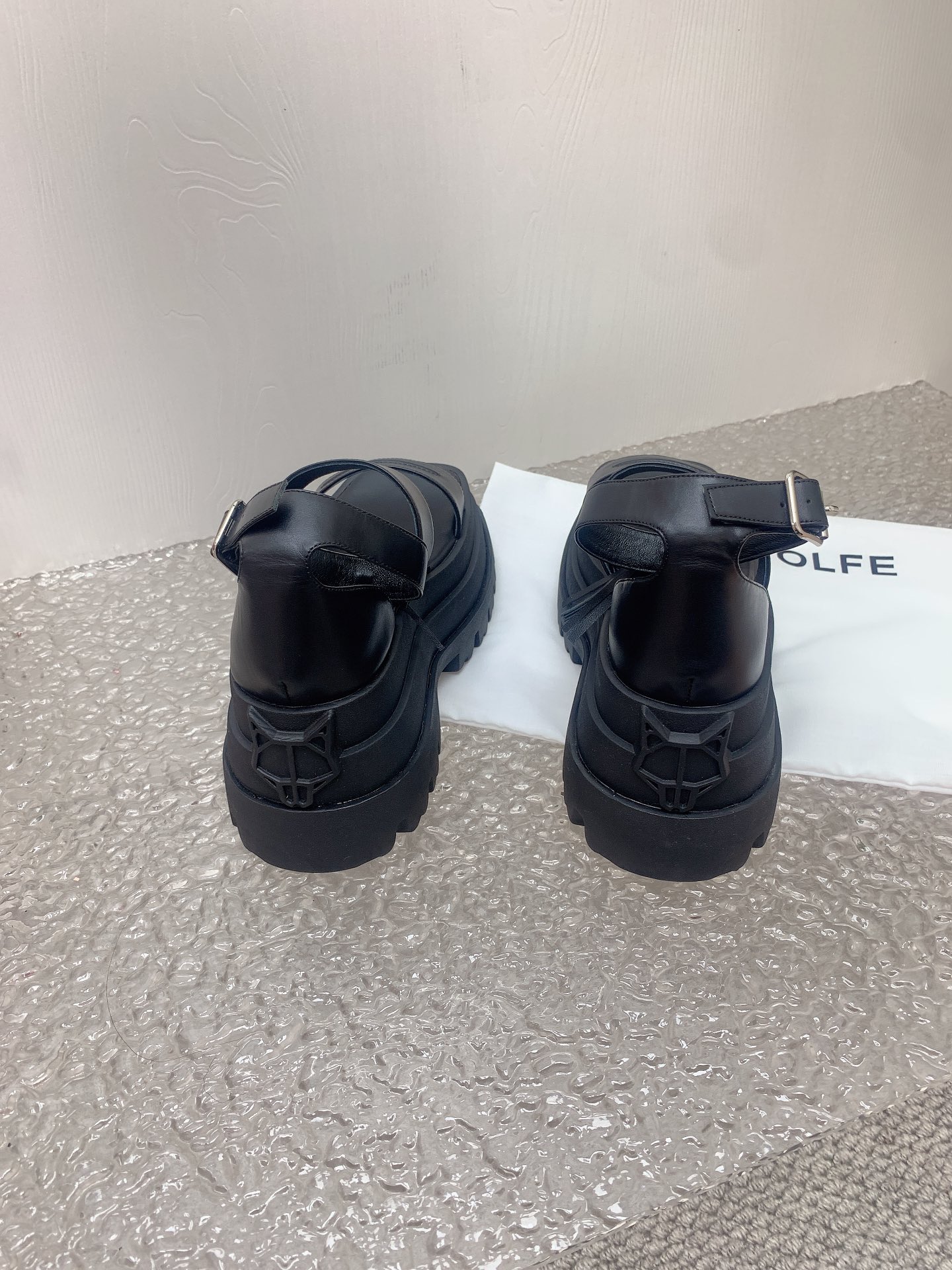 NAKEED WOLFE Luxury Shoes: Metallic Wolf Head Design, Unique Features, Premium Quality - 图片 3