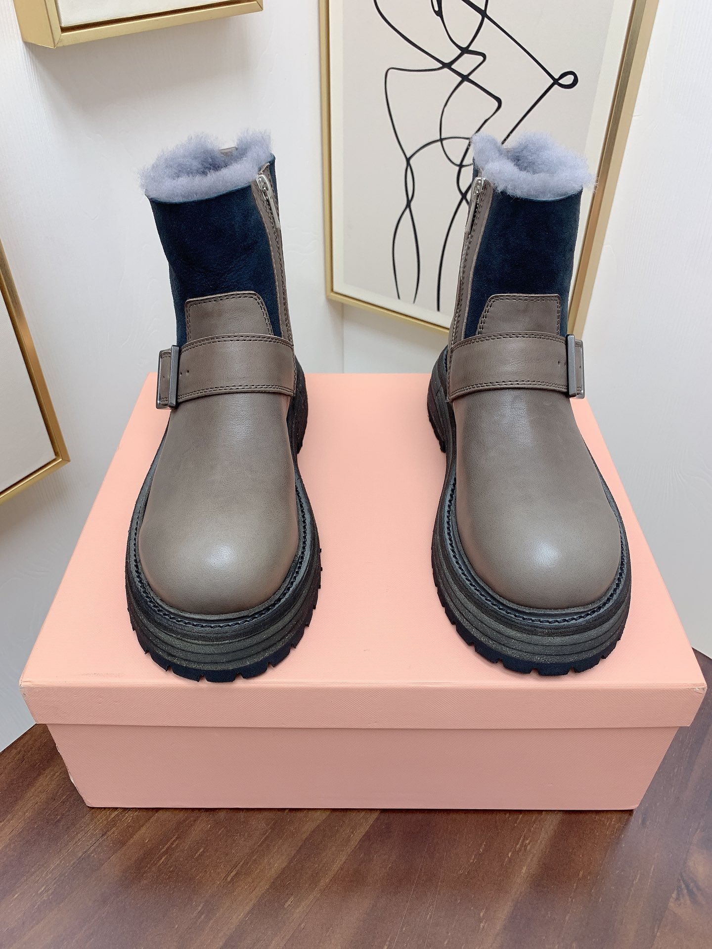 AGL Autumn/Winter Collection: Luxurious Naked Boots with Imported Leather and Wool Lining - 图片 4