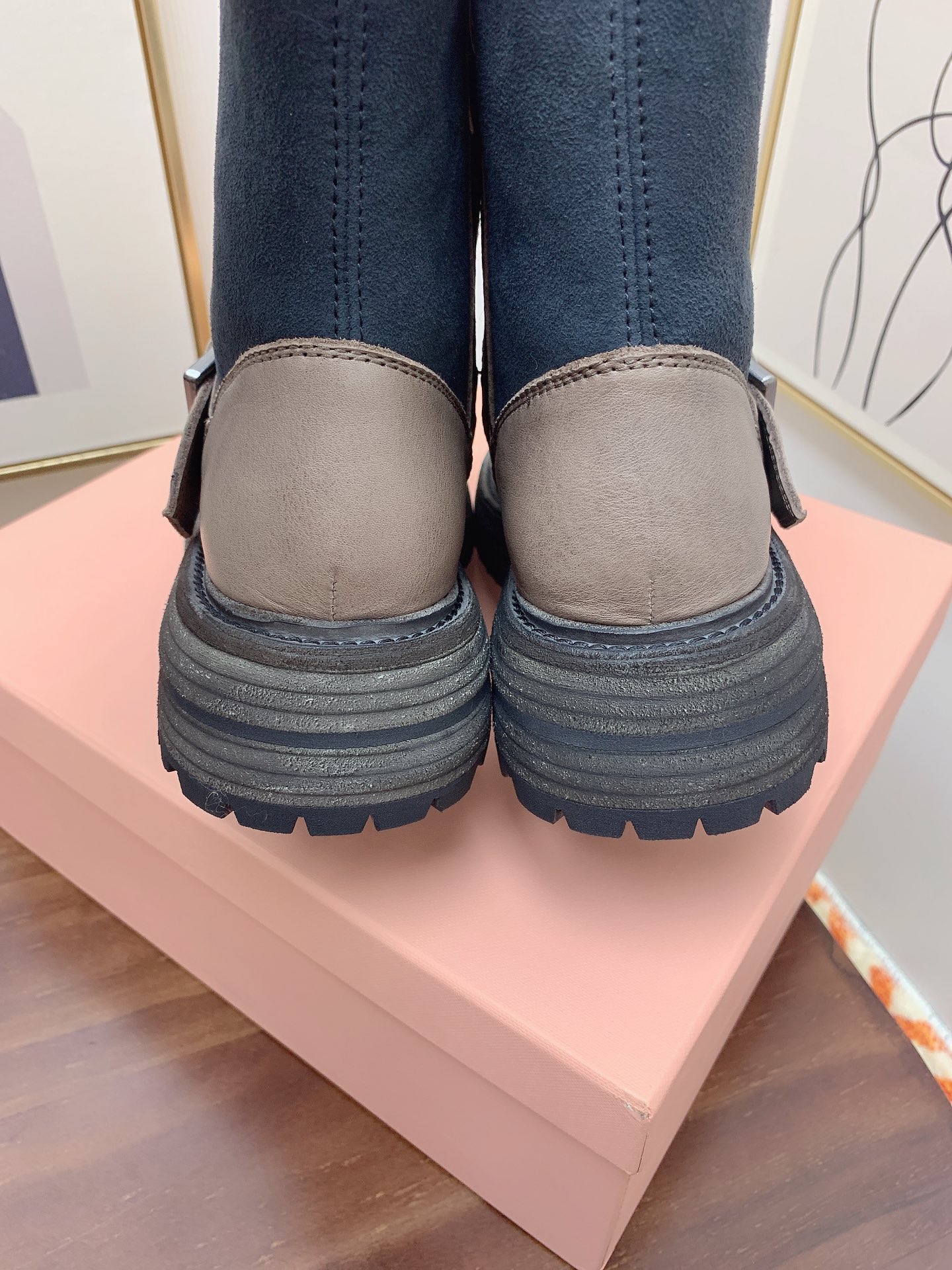 AGL Autumn/Winter Collection: Luxurious Naked Boots with Imported Leather and Wool Lining - 图片 8