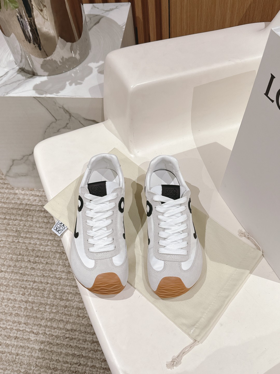 NO:225661,High quality top quality couples!  LOEWE 2025 Early Spring New Model | Ballet Runner2.0 New Ballet Shoes Casual Sports Shoes Super Asymmetrical Toe Styling Super Sole, Lightweight and Flexible Sole, New Wavy Textured Rubber Outsole, Extended to the Toe, Upgraded Sole Sole, Upgraded Sole, Soft Leather Lining and Footbed Foot Bedding, Provides Maximum Comfortable Upper Uses Original Imported Nylon Clothed Calfskin Spliced ​​Suede, Inner Foot Sticker, Sheepskin, Original Open-Model Outsole, Heel with 3D Injected Rubber Logo, Original Fully Open-Modeled Material!  Size: Women's 35-40 (40 custom made no return or exchange) : Men's 39-45 (45 custom made no return or exchange) With original packaging:, casual shoes/sports shoes, loewe, loewe, sneakers, cowhide, sheepskin, chamois leather19860909高品质 顶级品质情侣款！LOEWE罗意威2025早春新款 | Ballet Runner2.0 新款芭蕾舞鞋休闲运动鞋 超级棒 不对称鞋头造型超柔软,轻便且灵活的鞋底,新的波浪纹理橡胶外底,延伸至鞋头,升级的柔软皮革内衬和鞋床,提供最大舒适感 鞋面采用原版进口尼龙布小牛皮拼接麂皮,内里垫脚绵羊皮,原版开模大底,后跟有3D注塑橡胶logo,原板全开模对版材质！ 码数:女35-40（40定做不退换）  :男39-45（45定做不退换） 配原版包装 :,休闲鞋/运动鞋,loewe,loewe,sneakers,cowhide,sheepskin,chamois leather,Women's Shoes