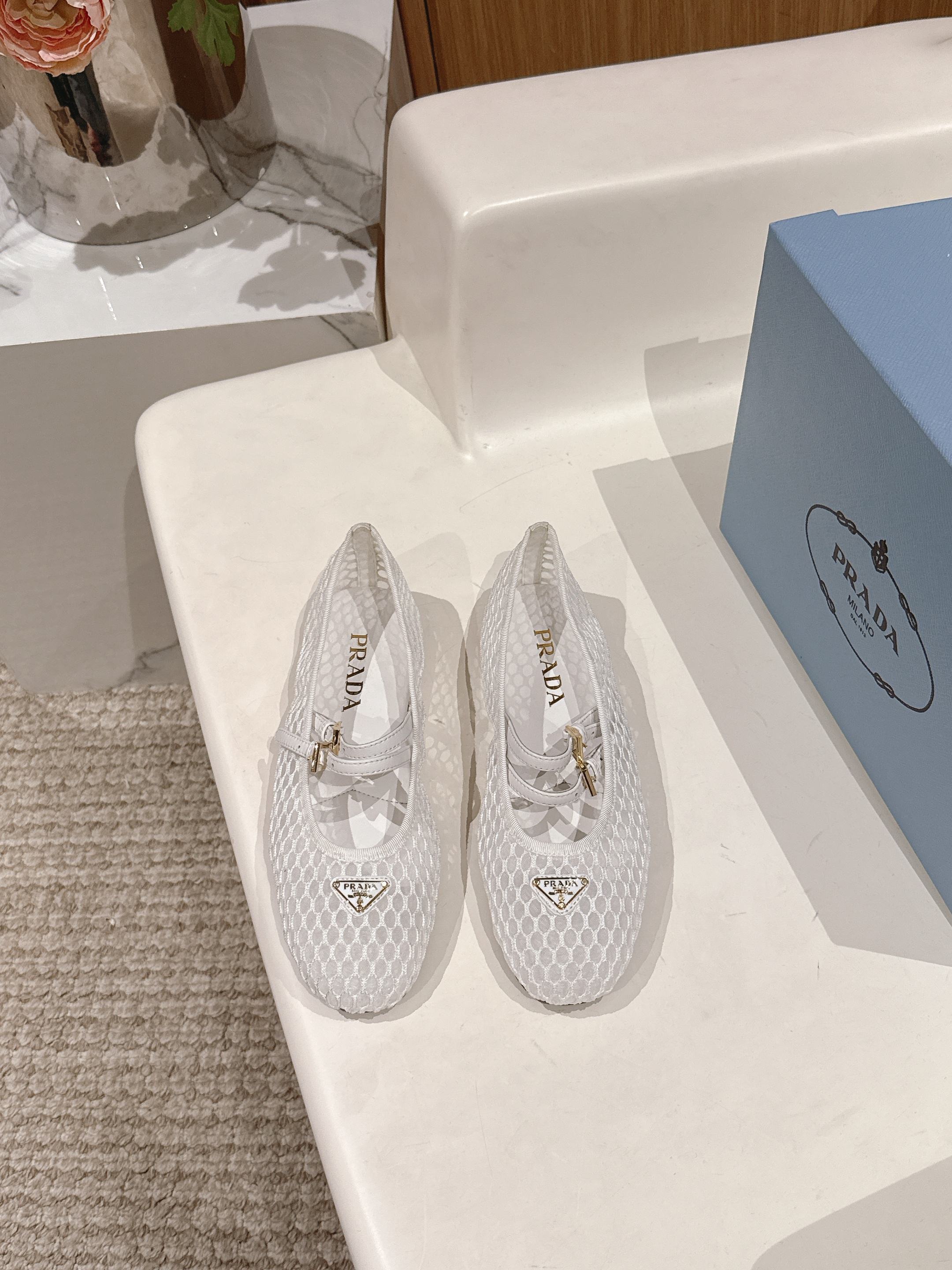 NO:225623,Top panel Original aircraft box Please note prada/Prada classic mesh Mary Jane shoes minimalist style simple and high-end triangular embellishment easy get fashionable atmosphere original custom fabric custom material inner foot pads are mixed sheepskin imported Italian cowhide sole size 35-39 (customized by 40/41) (with original aircraft box), ballet shoes, prada, prada, mary jane, cowhide, sheepskin19860909顶板 原版飞机盒 请备注 prada/普拉达经典网面玛丽珍鞋 简约主义风格 简单高级 三角标点缀 轻松get时髦气息 面料原版定制材质 内里垫脚均为混种羊皮 意大利进口牛皮大底 size 35-39（40/41定制）（配原版飞机盒）,芭蕾舞鞋,prada,prada,mary jane,cowhide,sheepskin,Women's Shoes