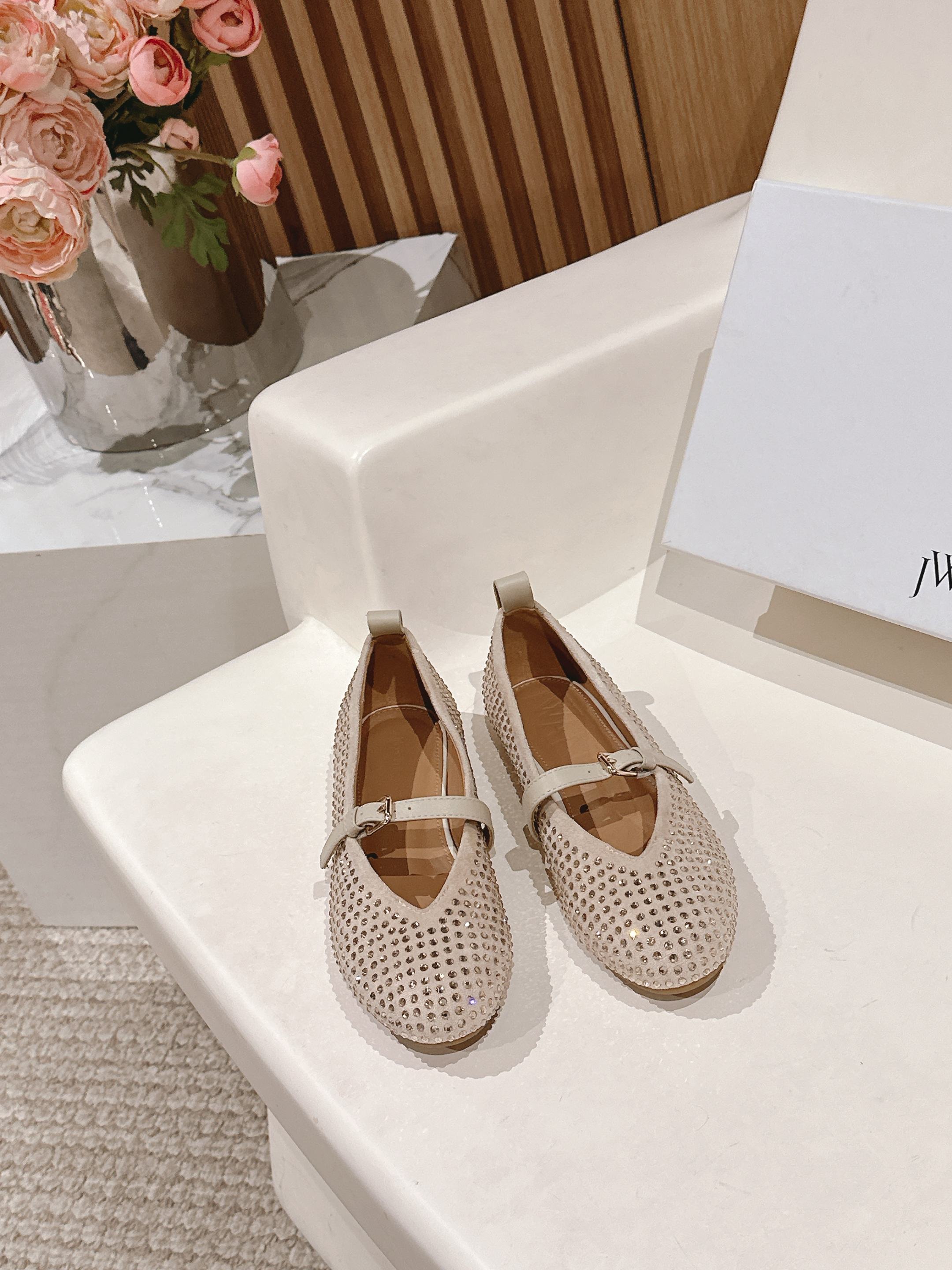 “Janderson Sheepskin Shoes with Rubber Base, Code 35-40, Original Packaging”