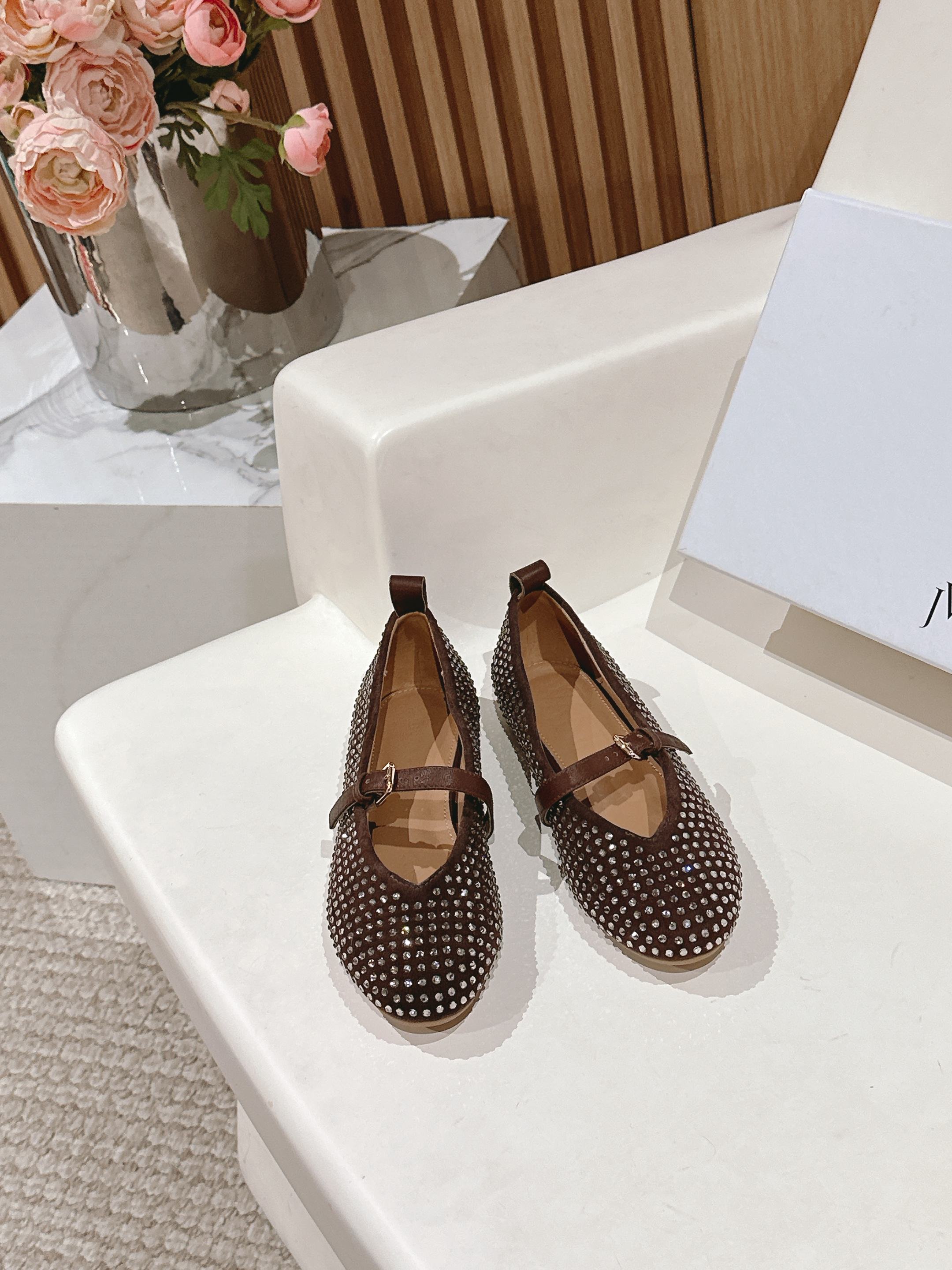 “Janderson Sheepskin Shoes with Rubber Base, Code 35-40, Original Packaging”