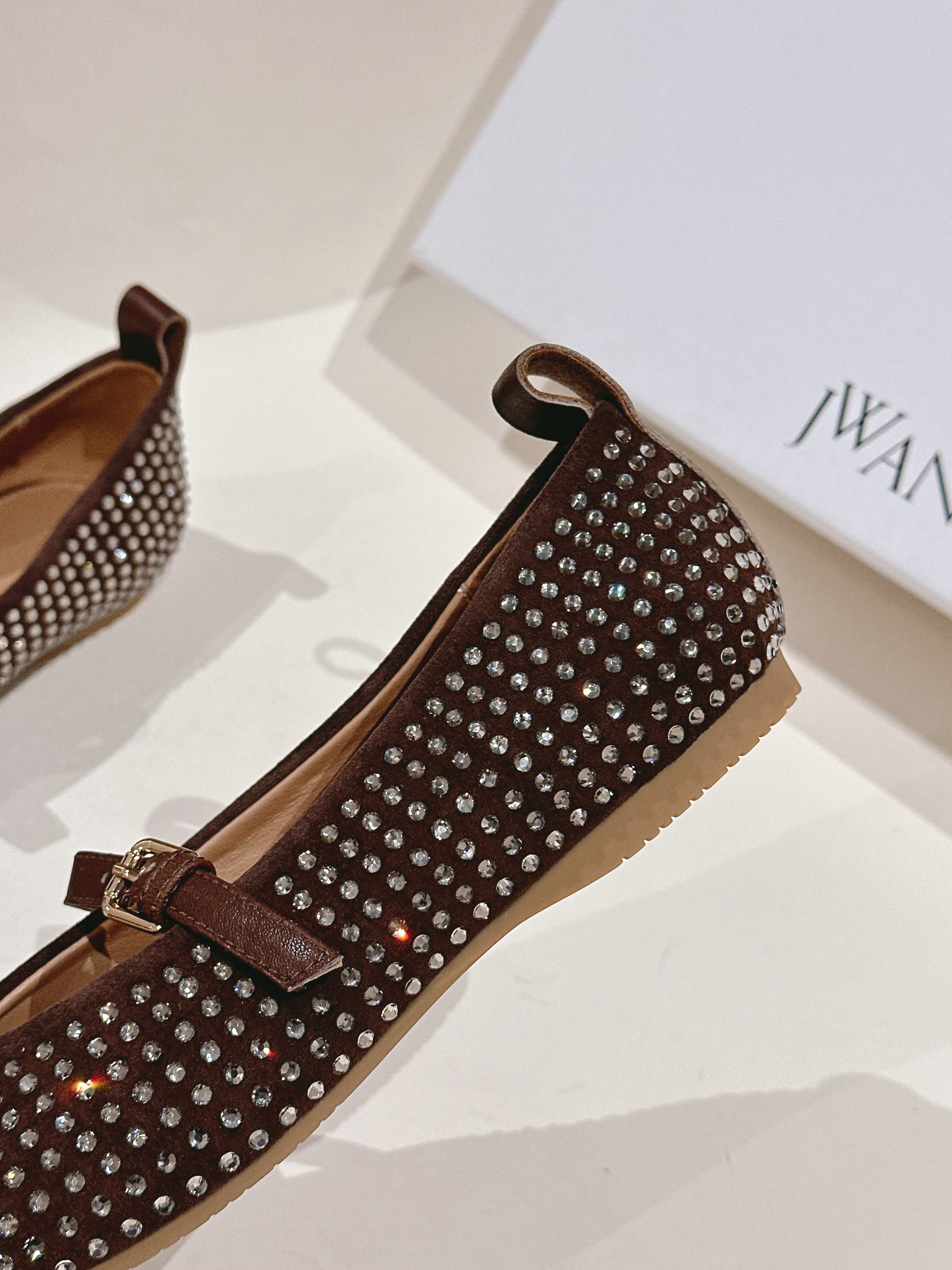 “Janderson Sheepskin Shoes with Rubber Base, Code 35-40, Original Packaging” - 图片 8