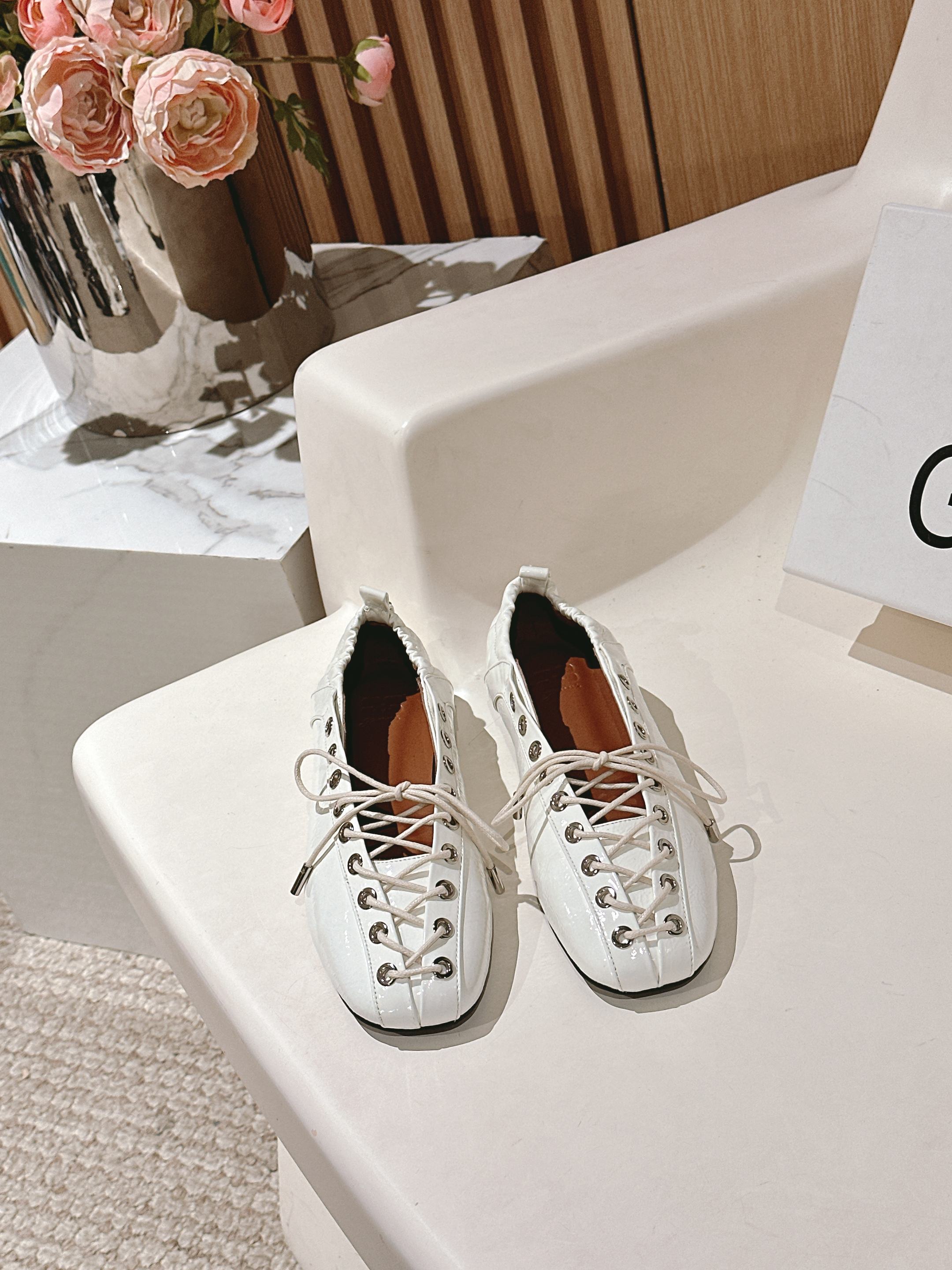 Versatile GANNI 25s: Comfortable, Stylish Shoes for Every Season