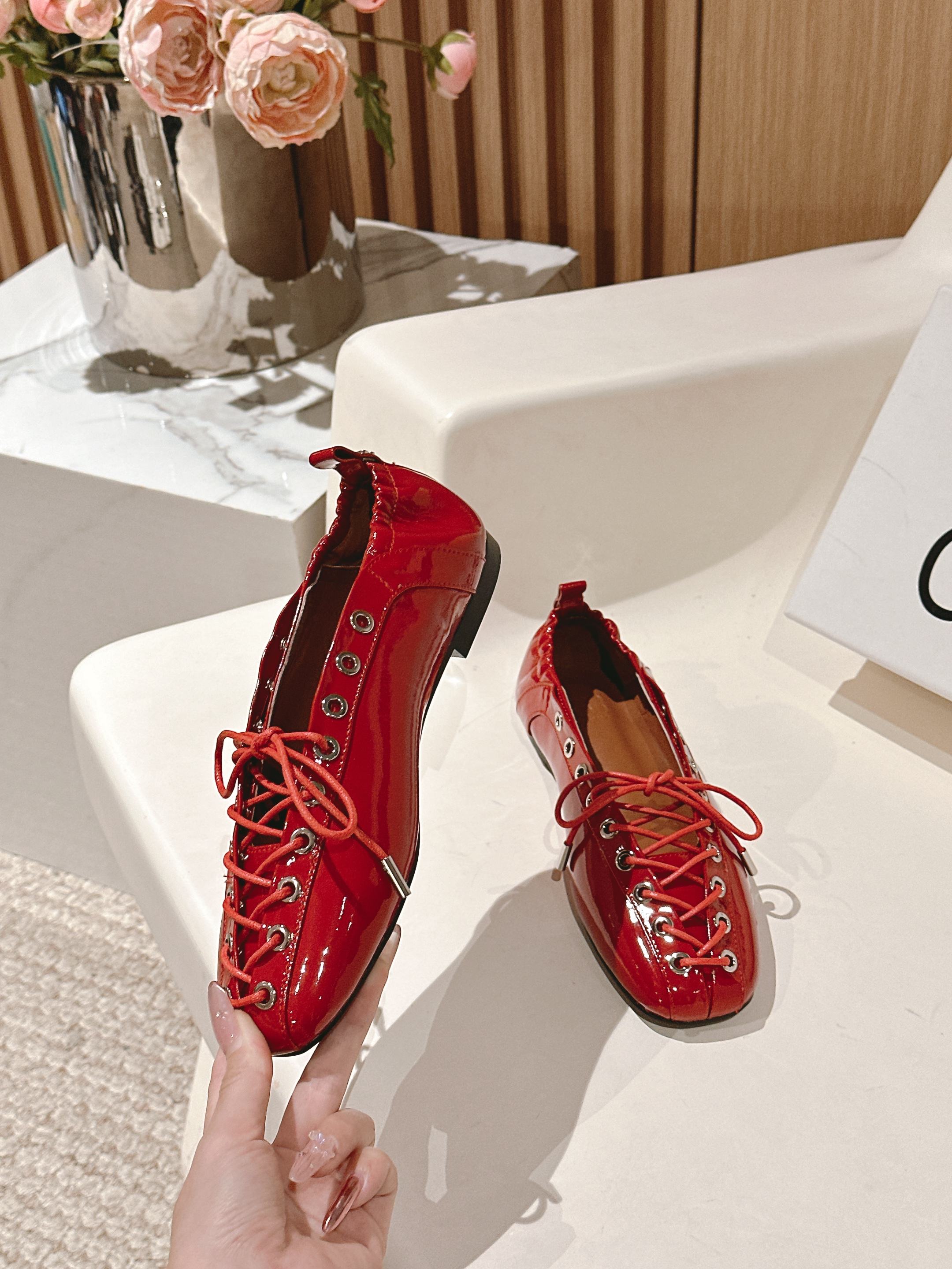 Versatile GANNI 25s: Comfortable and Stylish Substitutes for Every Season - 图片 3