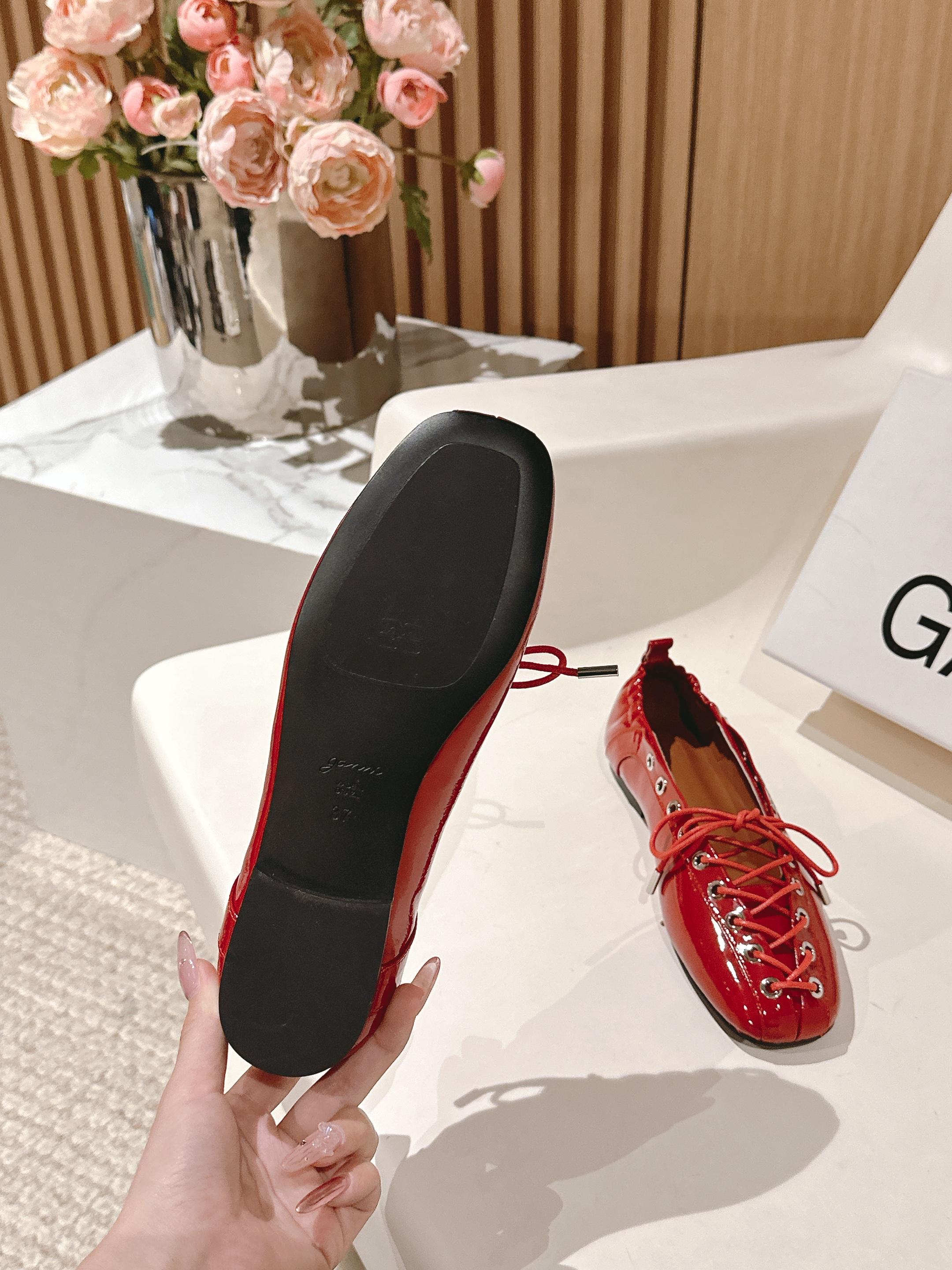 Versatile GANNI 25s: Comfortable and Stylish Substitutes for Every Season - 图片 9