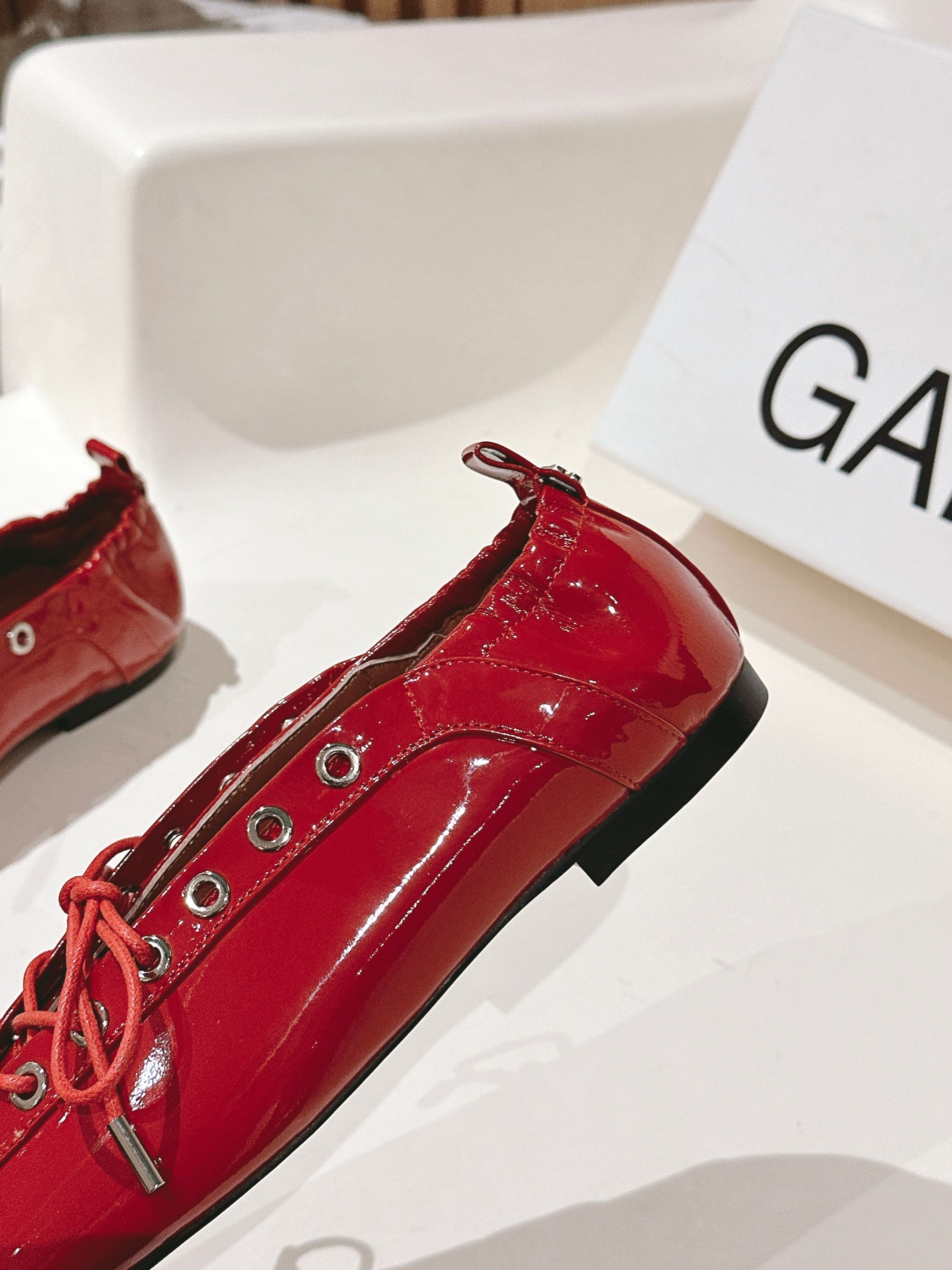 Versatile GANNI 25s: Comfortable and Stylish Substitutes for Every Season - 图片 7