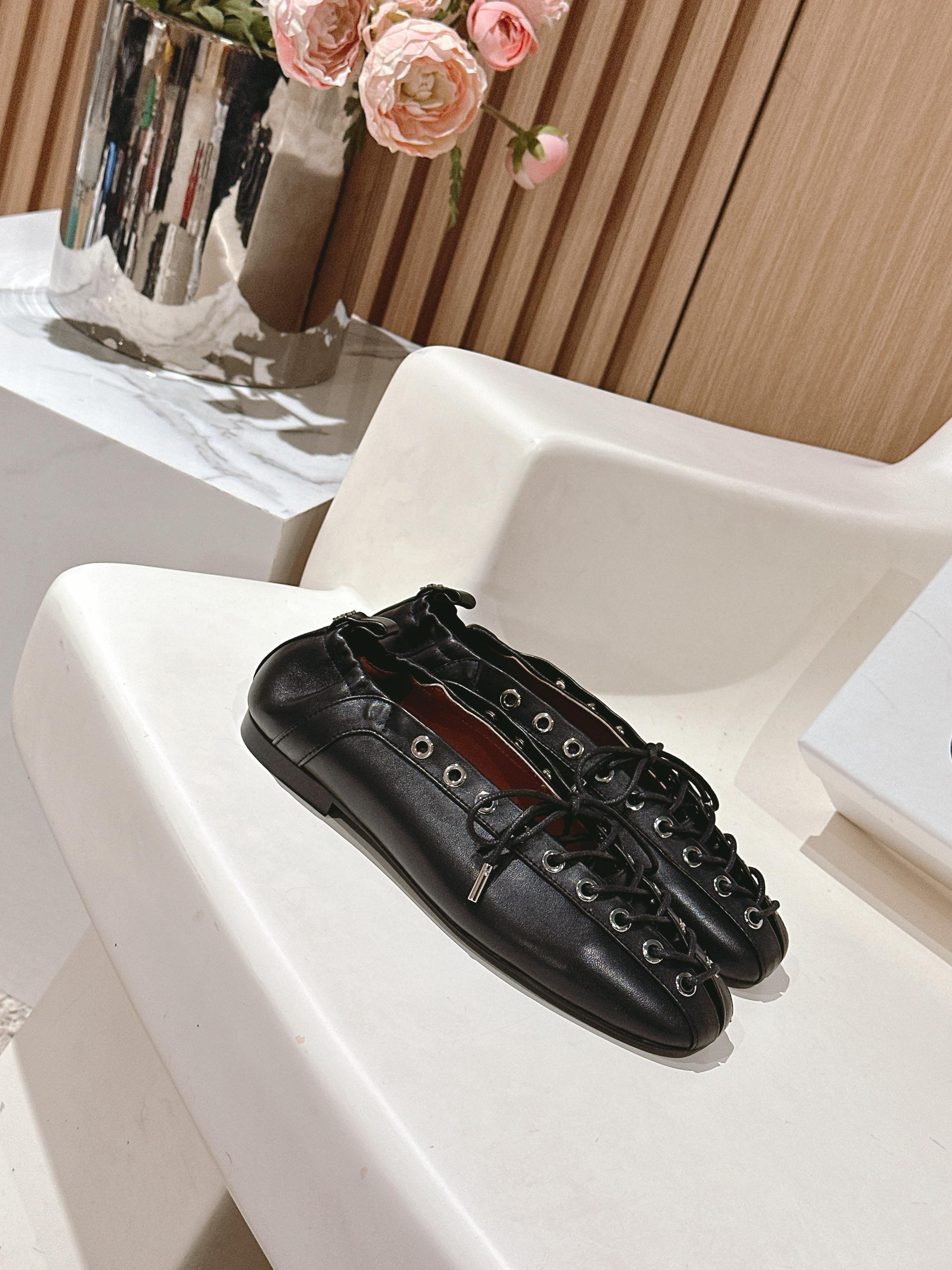 GANNI 25s Single Shoes: Comfortable and Stylish All-Season Footwear - 图片 2