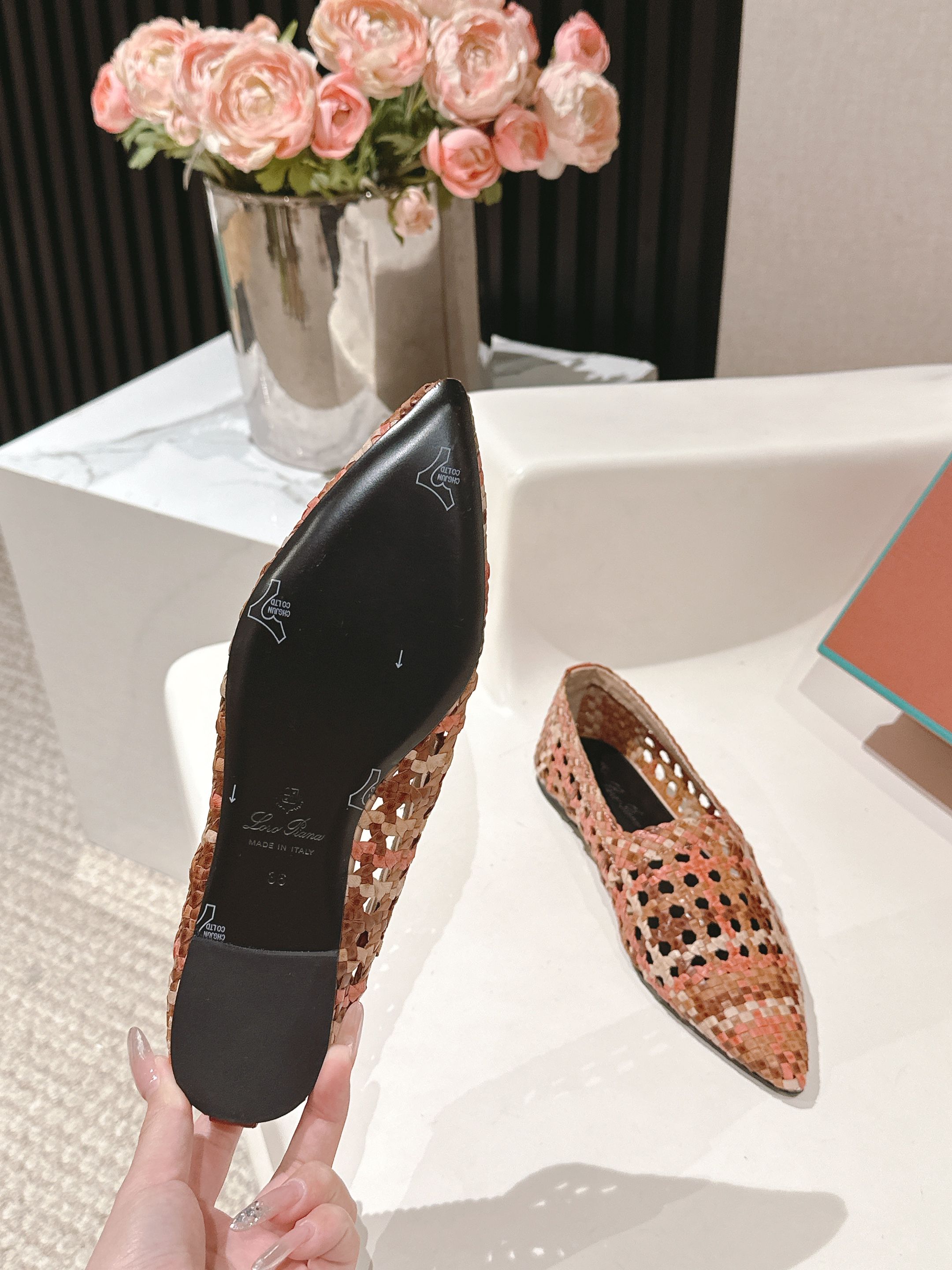 Loro Piana’s Hand-Made Ballet Shoes for Spring and Summer Collection - 图片 9