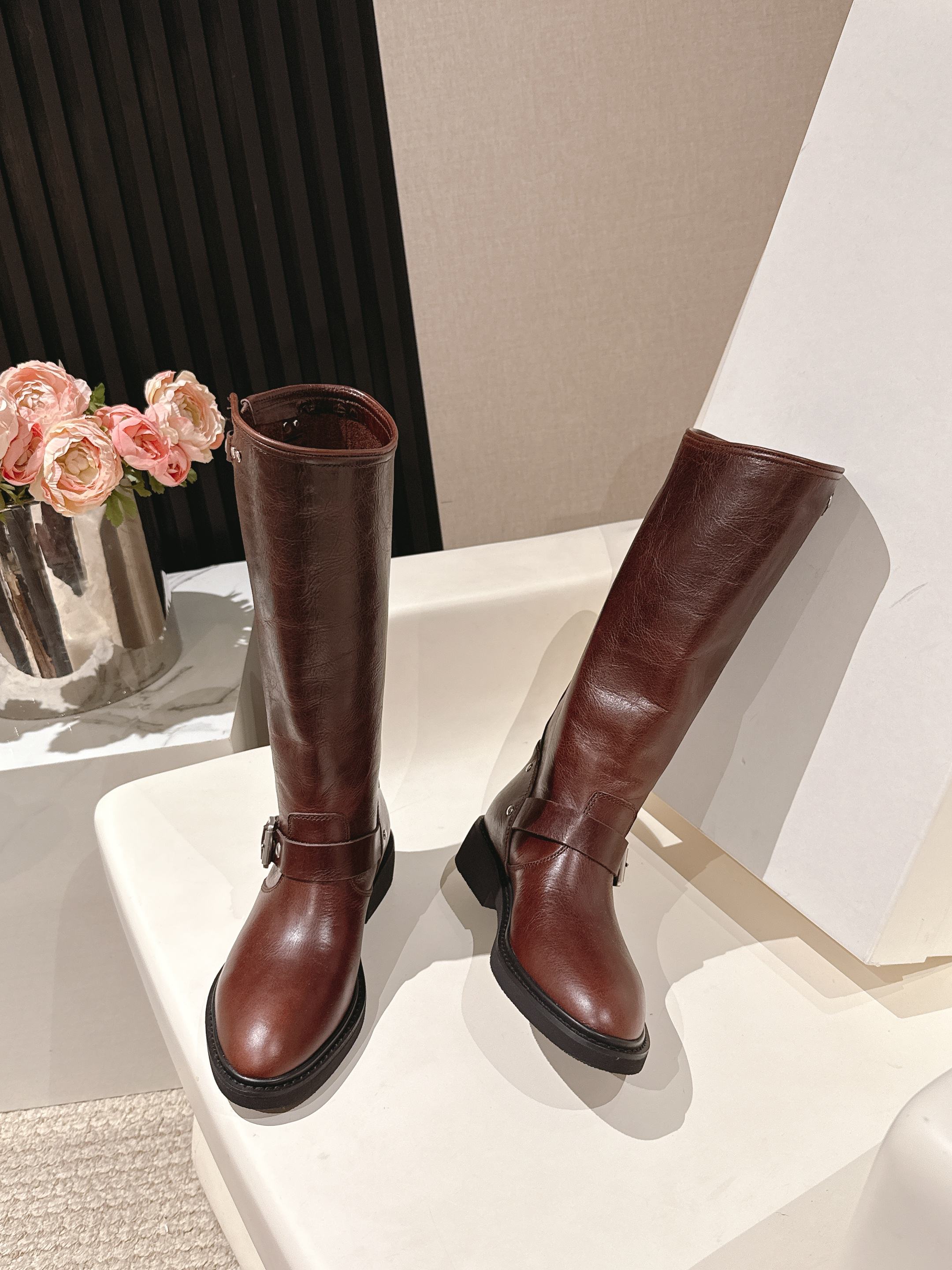 Golden GOOSE 2025 New Western Cowboy Knight Boots: Stylish Cowskin Boots in Sizes 35-39. - 图片 3