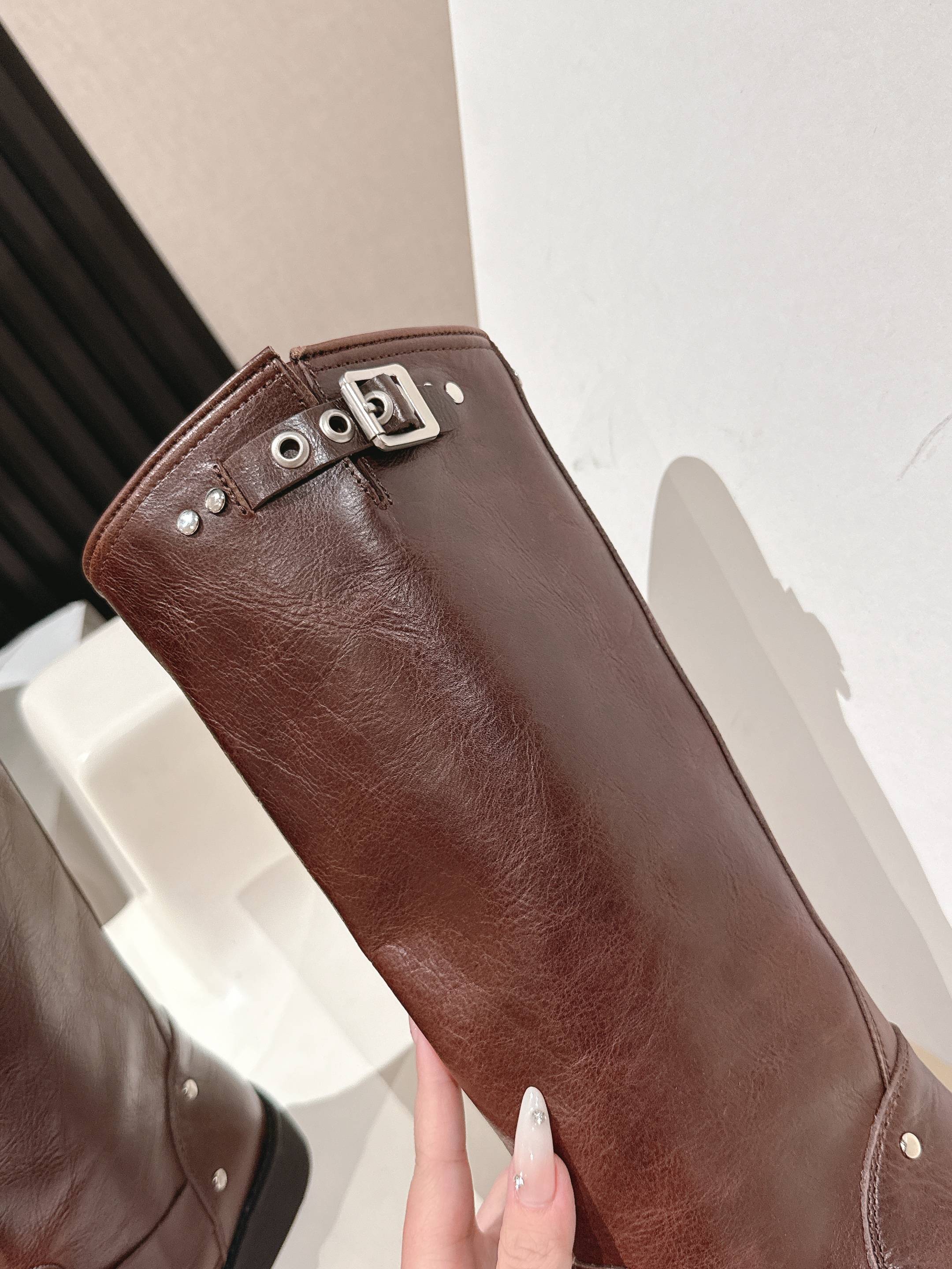 Golden GOOSE 2025 New Western Cowboy Knight Boots: Stylish Cowskin Boots in Sizes 35-39. - 图片 6