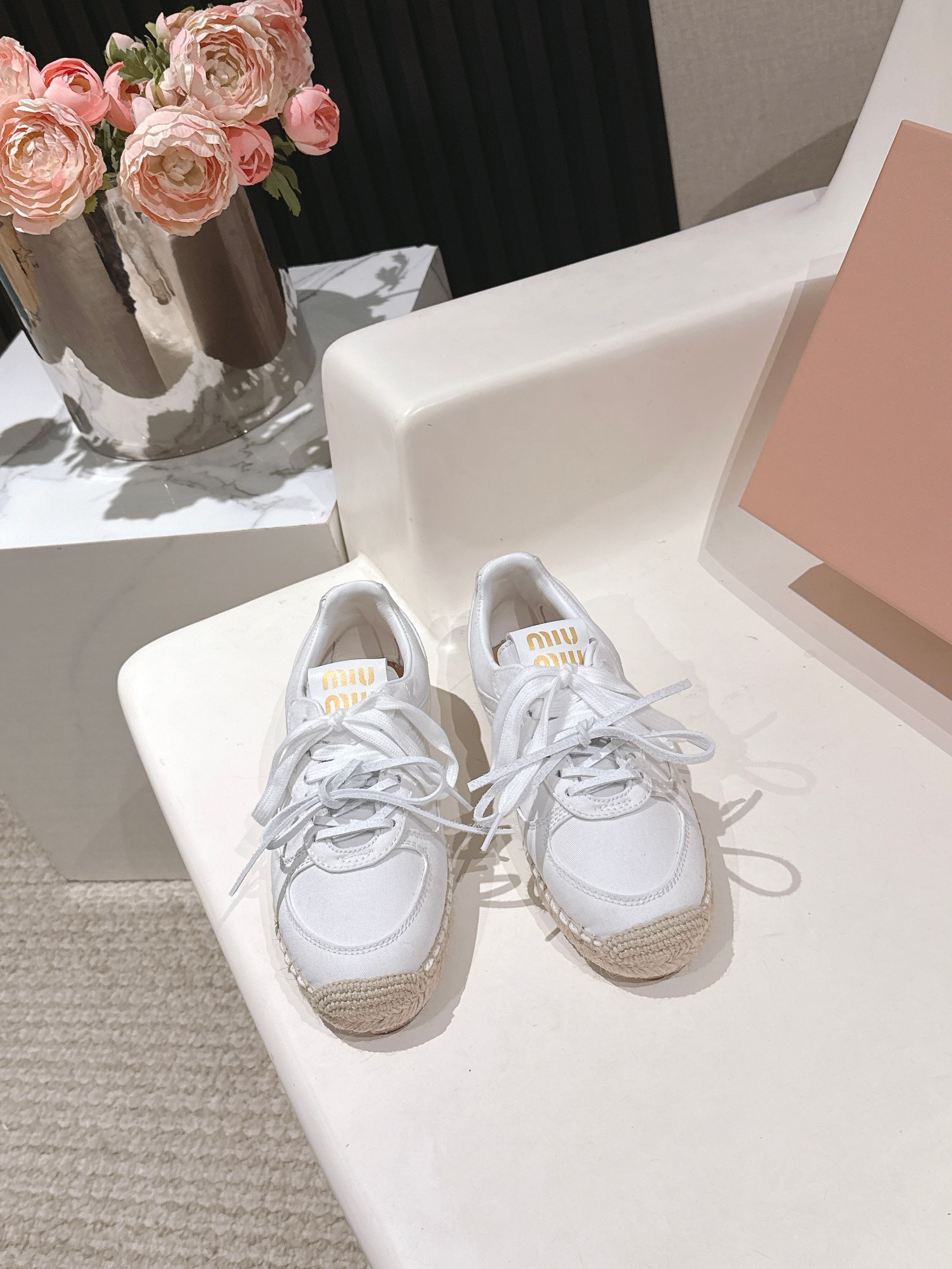 NO:667846,MiuMiu Miu Miu's latest catwalk style hemp rope woven casual shoes, imported frosted cowhide upper, sheepskin lining, original open mold anti-slip outsole, size 35-40 (40.41 customization, non-refundable and non-exchangeable) price, casual shoes/sports shoes, miumiu, sneakers, cowhide, sheepskin19860909MiuMiu缪缪最新走秀款麻绳编织休闲鞋 鞋面进口磨砂牛皮 内里羊皮内里 原版开模防滑大底 码数35-40(40.41定制不退不换) 价格,,休闲鞋/运动鞋,miumiu,sneakers,cowhide,sheepskin,Women's Shoes