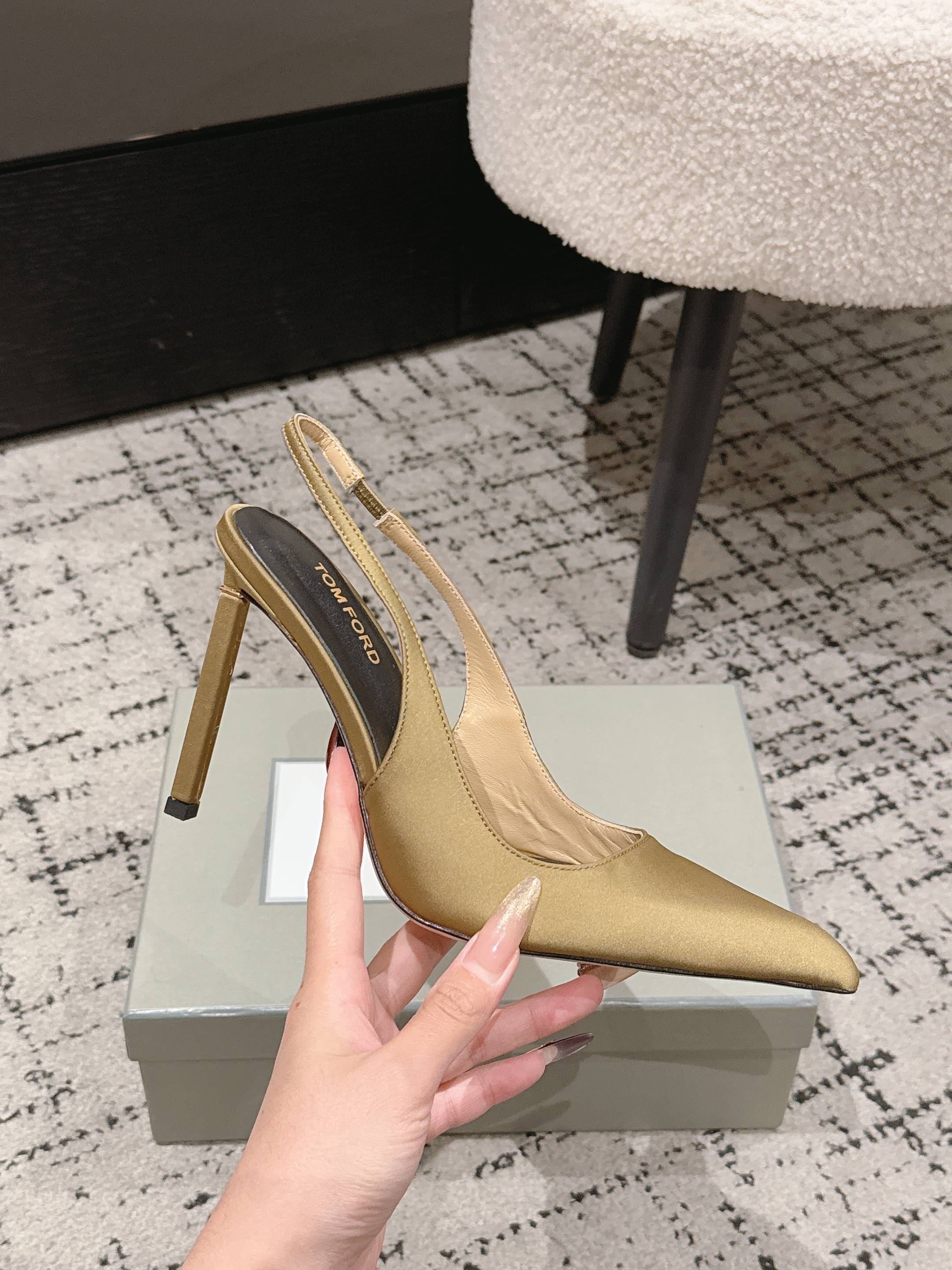 Tom Ford Gold Slingback Pumps
