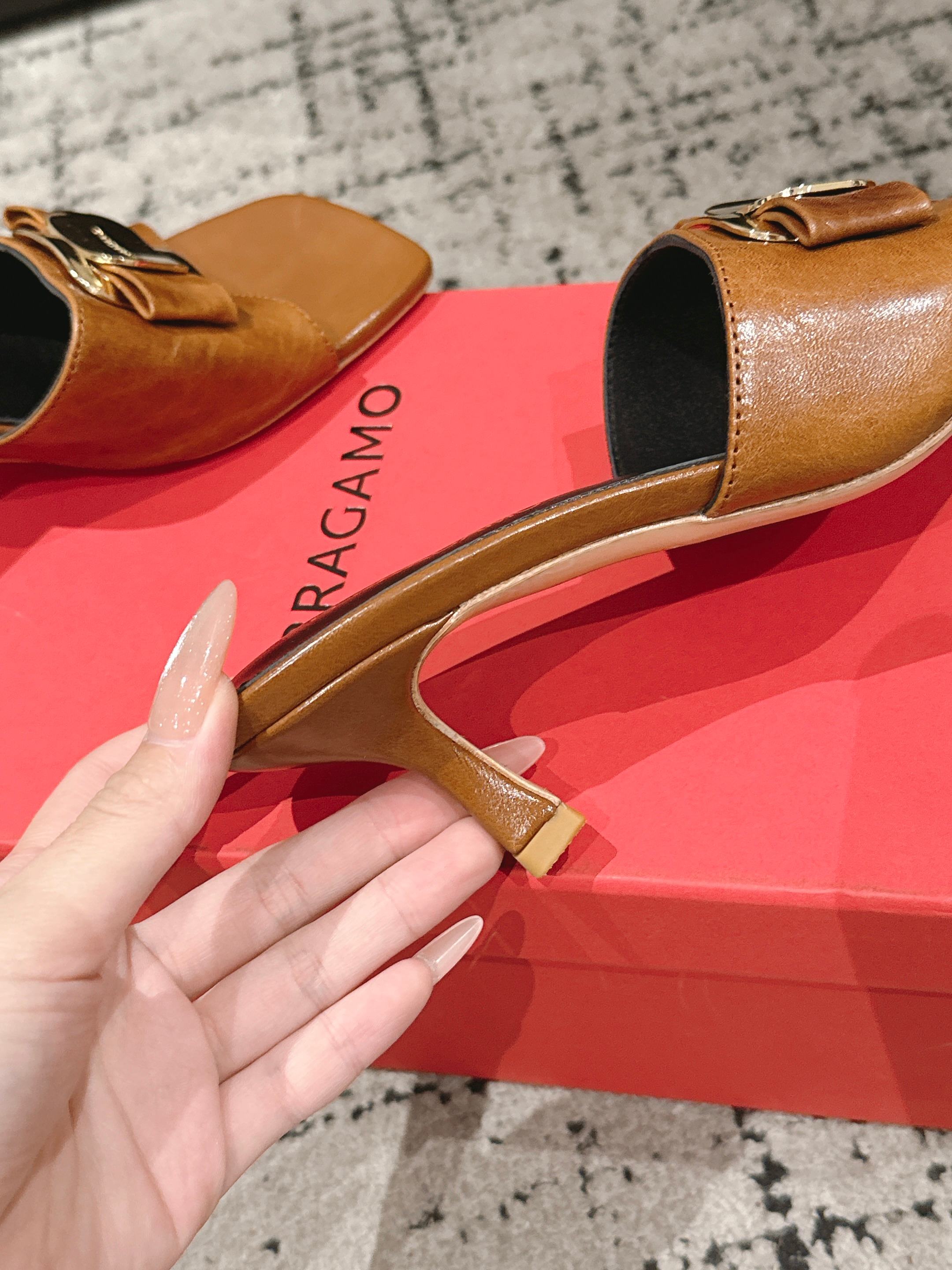Ferragamo Slides