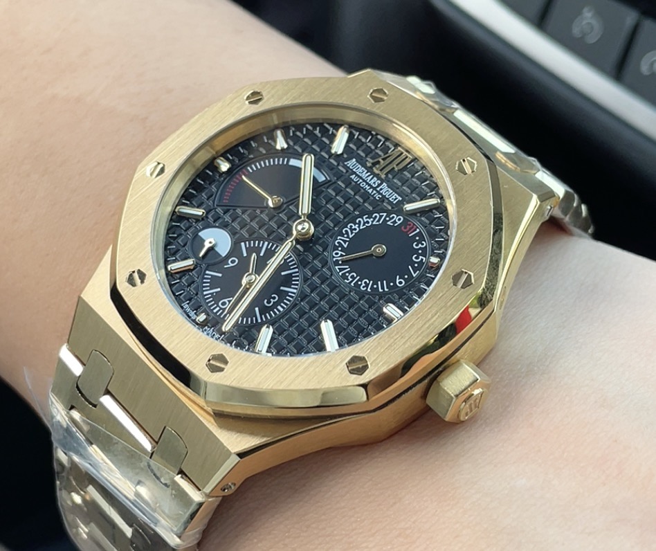 Audemars Piguet Royal Oak Dual Time rose gold case and bezel, white dial, rose gold bracelet 41mm Men's Automatic