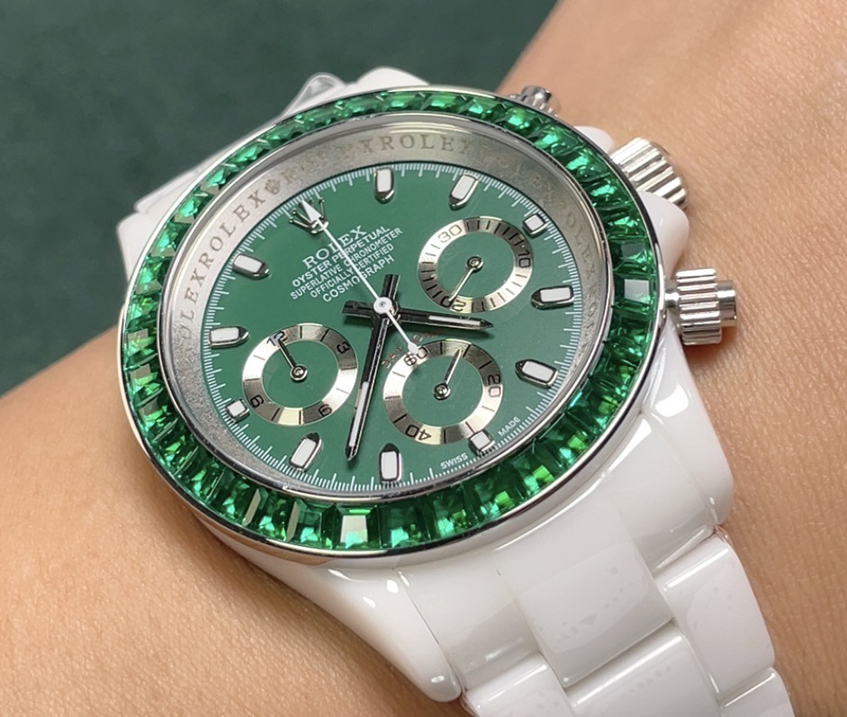 Rolex Daytona green dial, green gem-set bezel, white ceramic case and bracelet 43mm Unisex Automatic