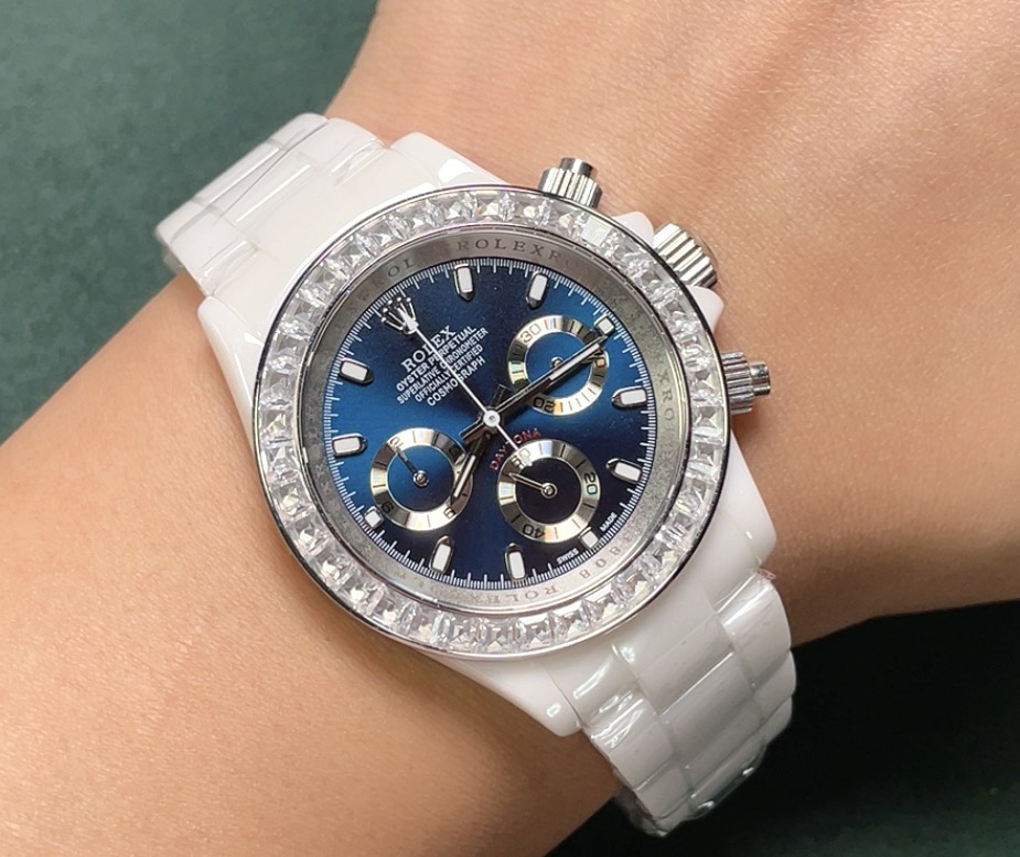 Rolex Daytona white ceramic case and bracelet, diamond bezel, red dial 43mm Men's Automatic