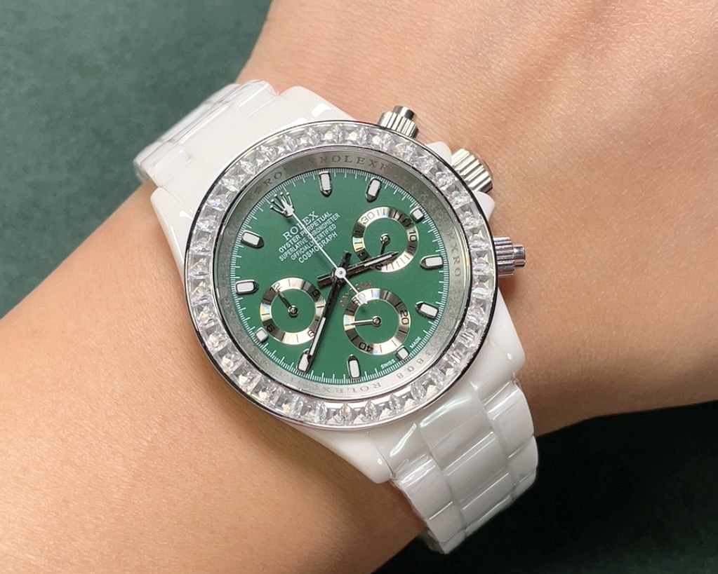 Rolex Daytona white ceramic case and bracelet, diamond bezel, red dial 43mm Men's Automatic
